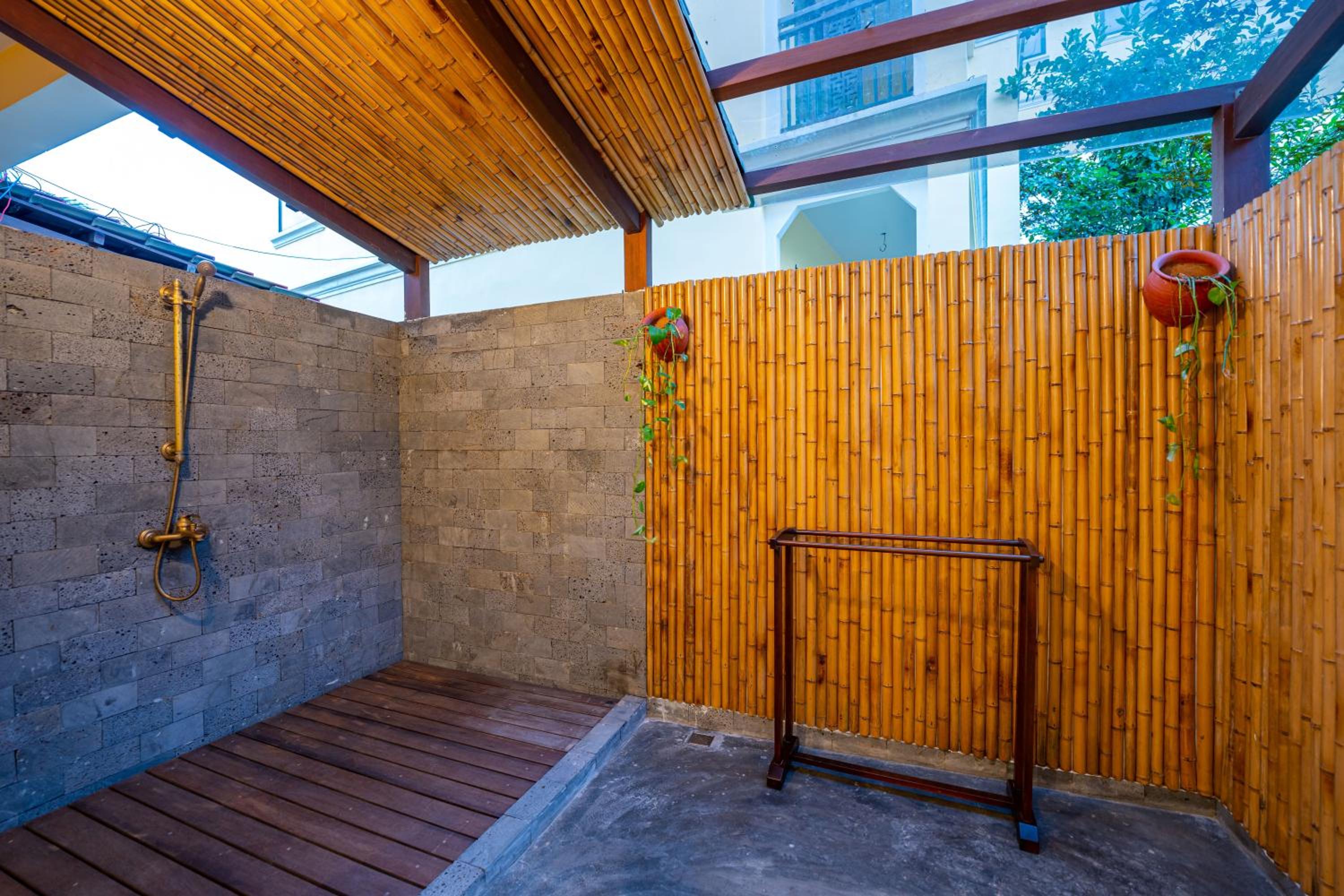 Ahoy Suite Pool View with Private Outdoor Shower - Photo 7