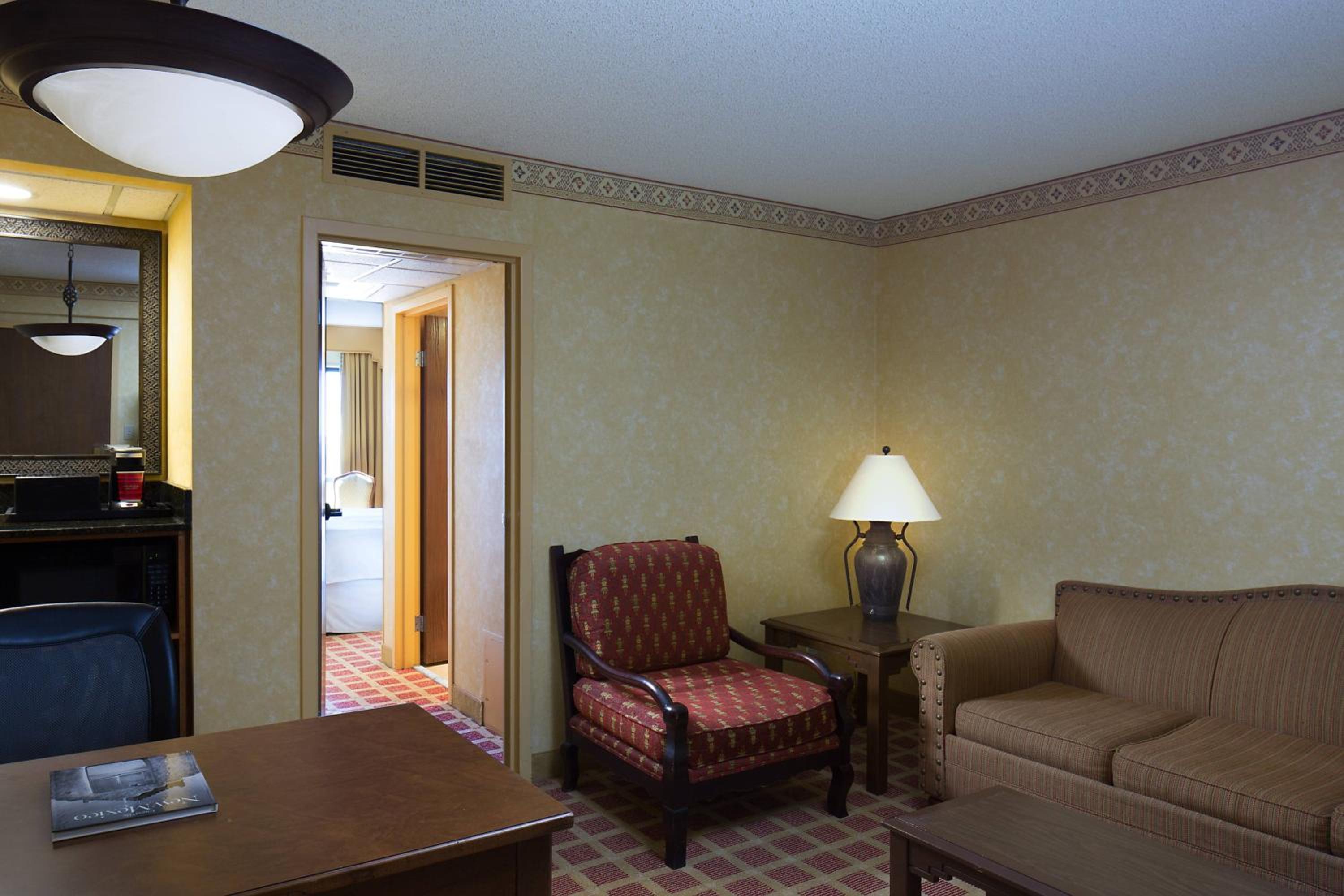 One-Bedroom King Suite with Sofa Bed - Photo 2