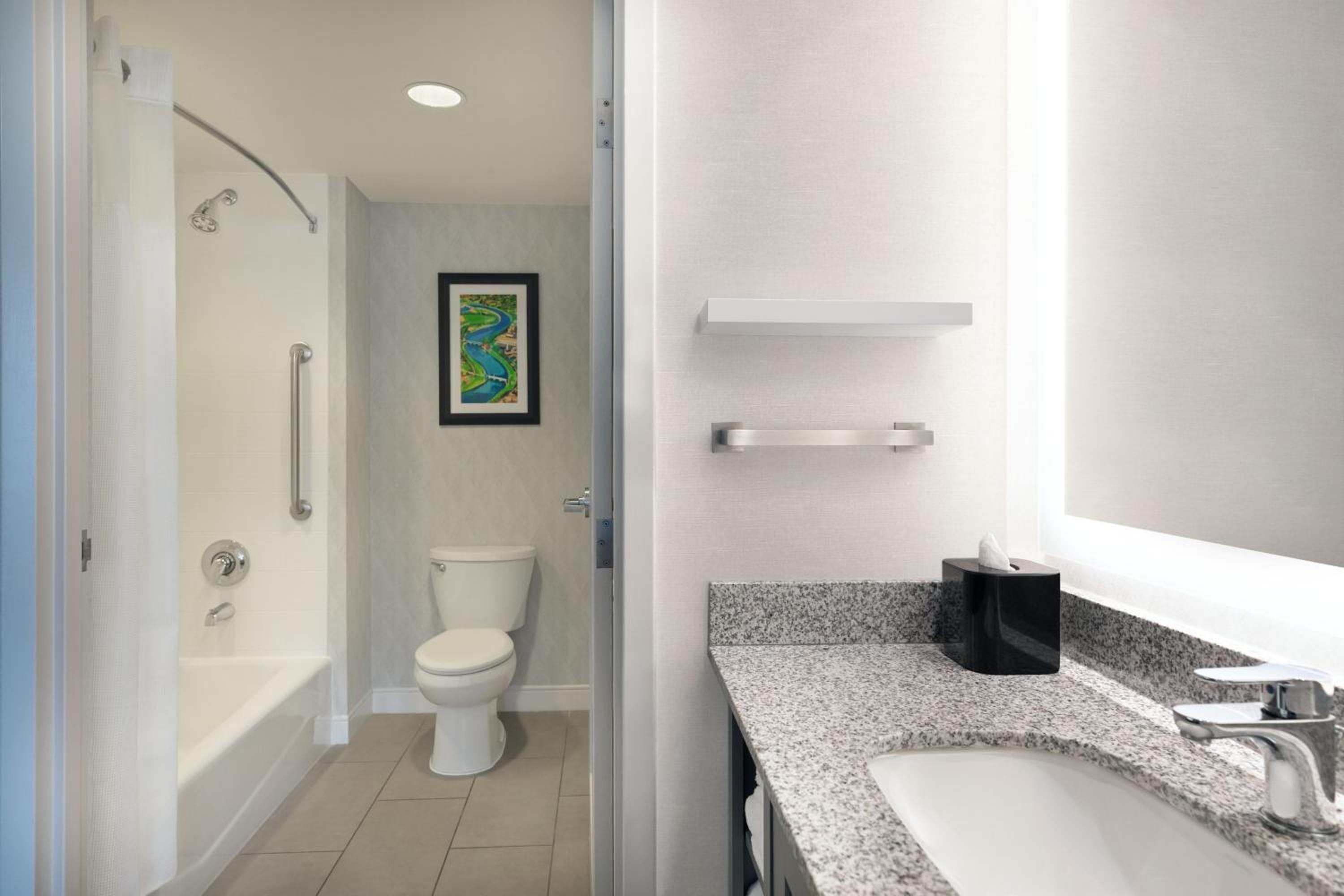 King Studio High Floor, Studio, 1 King, Sofa bed, High floor (Hearing Accessible)