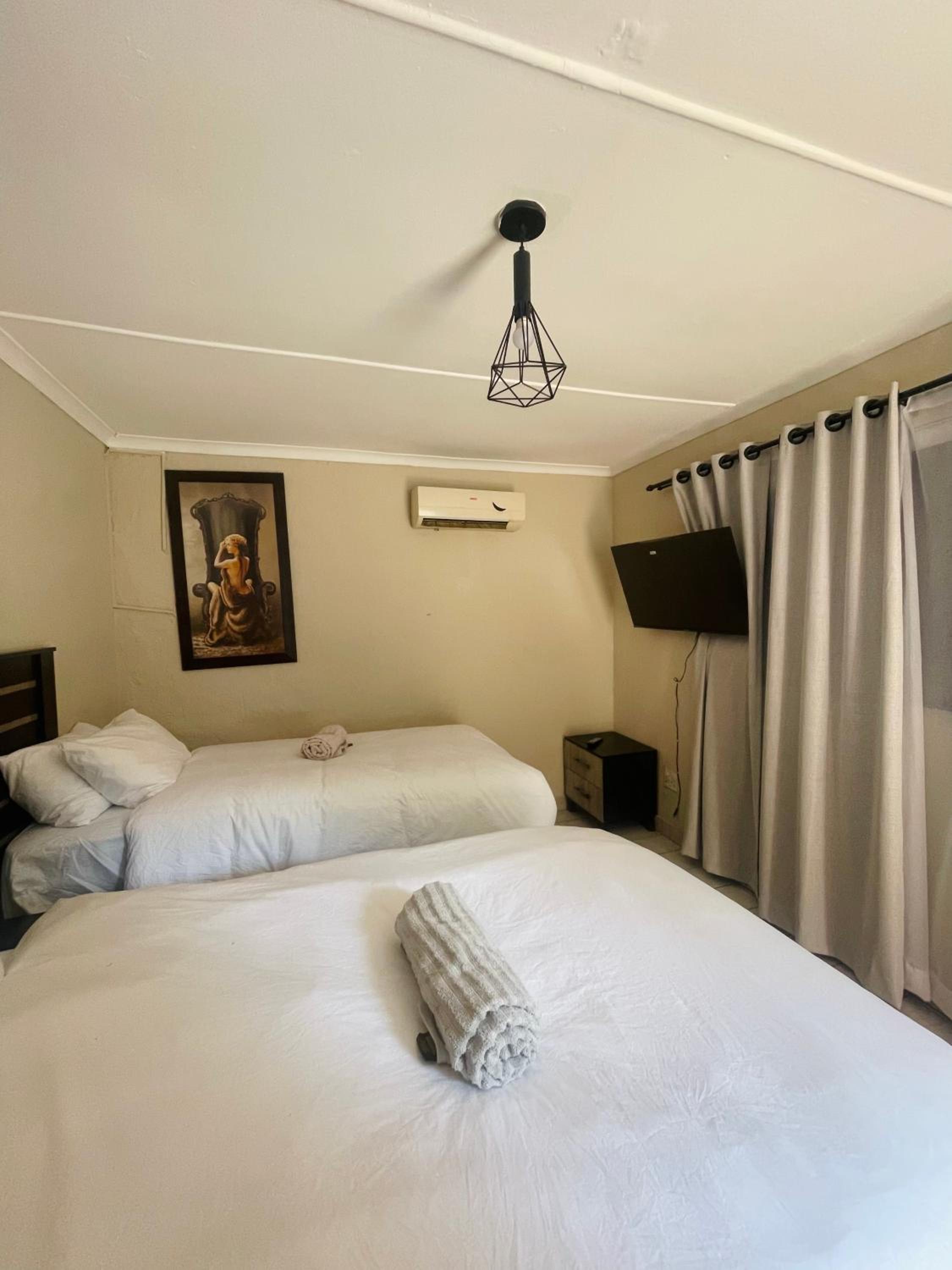 Deluxe Queen Room photo 2