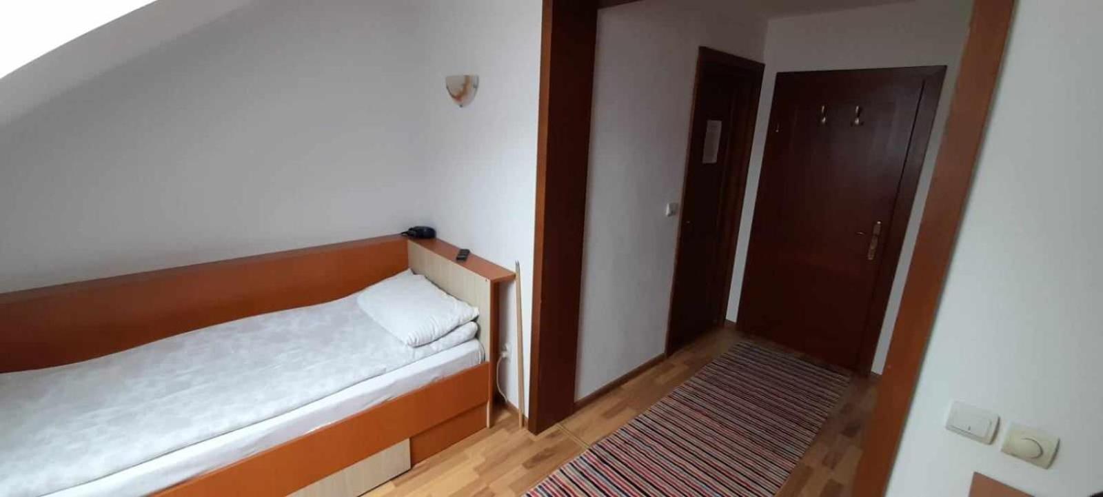 Double Room with Private Bathroom photo 2