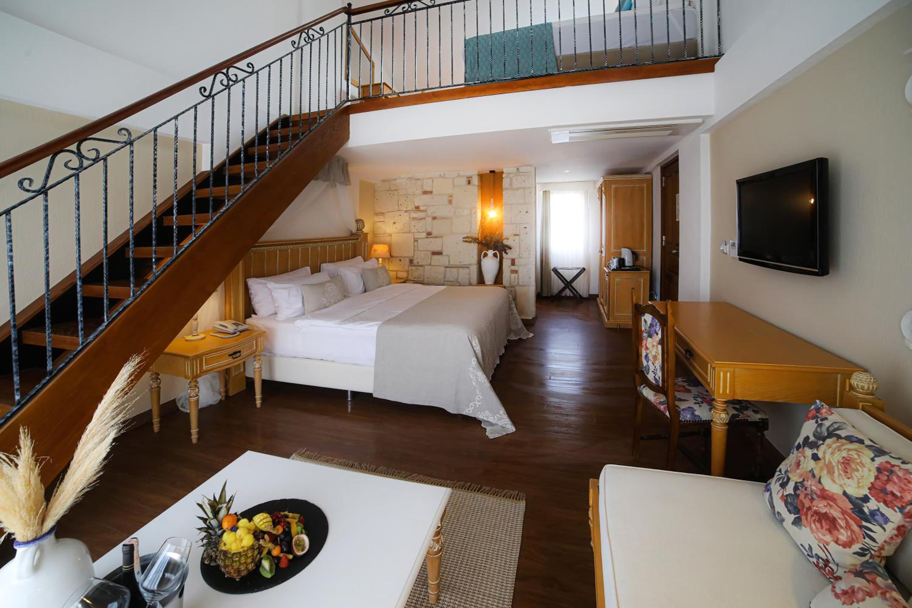 Family Room with Sea View - Photo 5