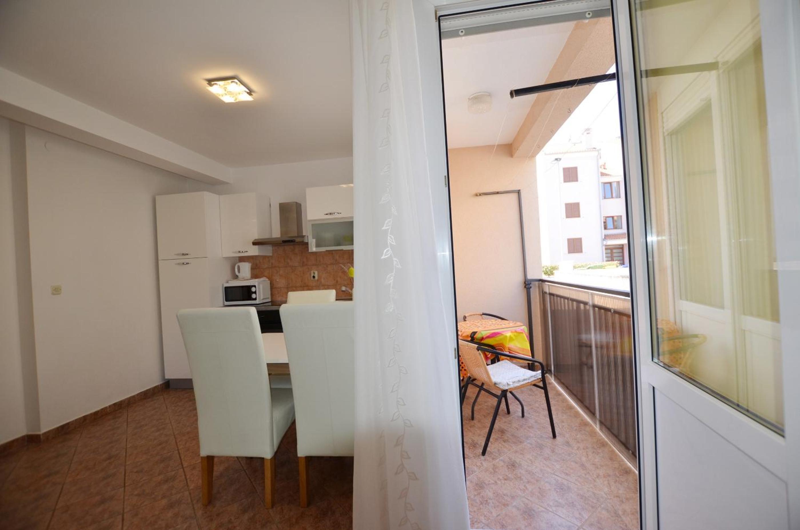 Apartment with Balcony photo 2