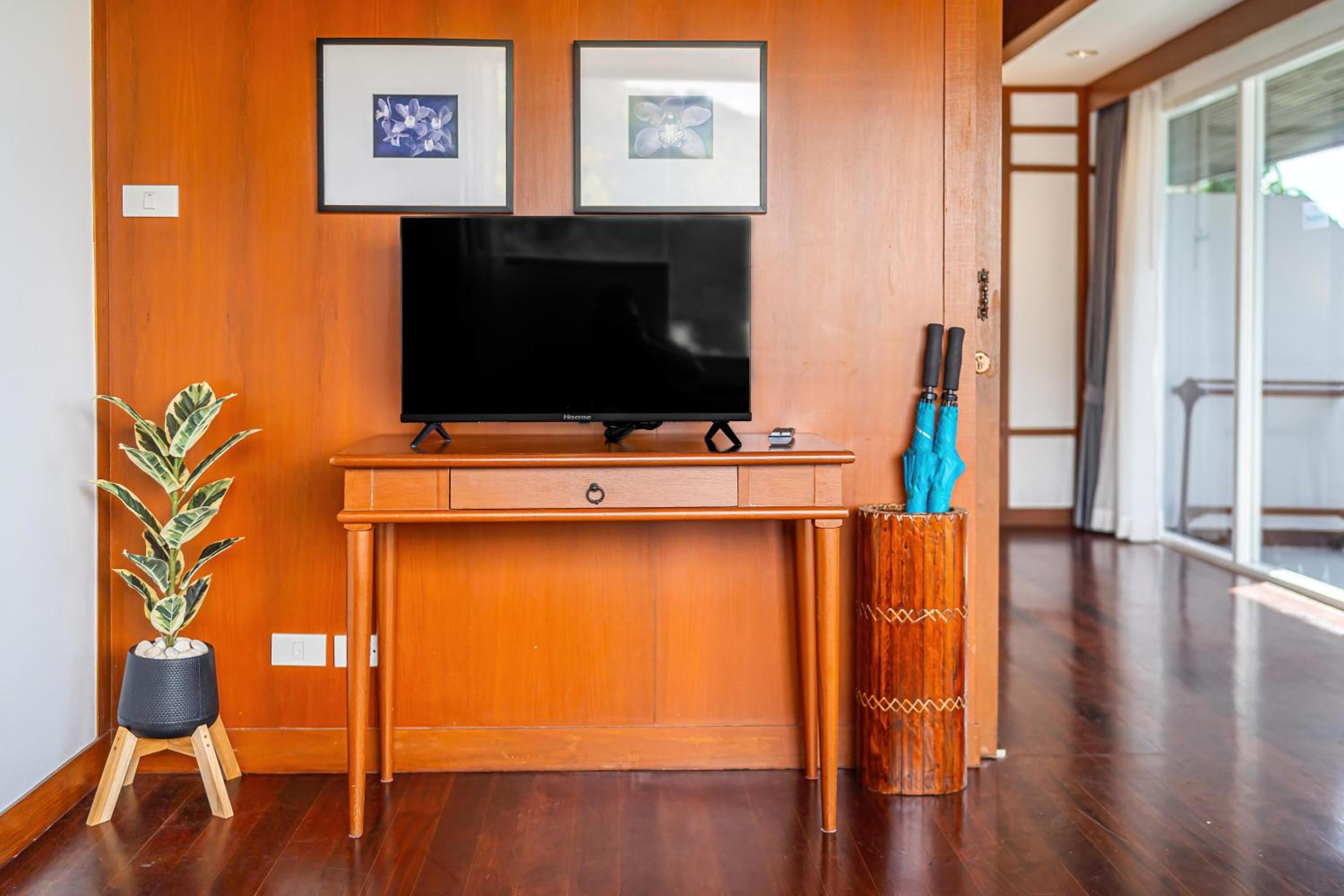 Premier Suite - Photo 18