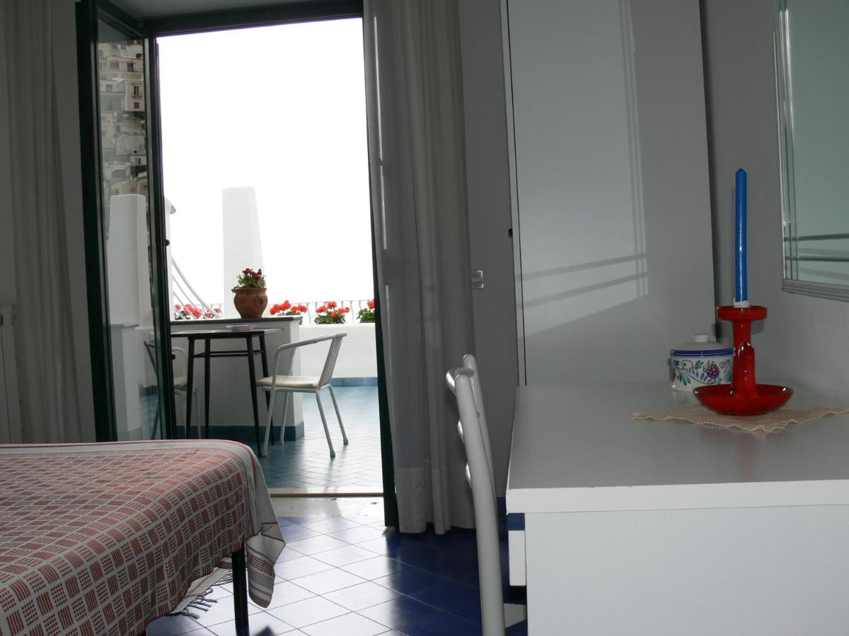 Double or Twin Room with Private External Bathroom photo 1