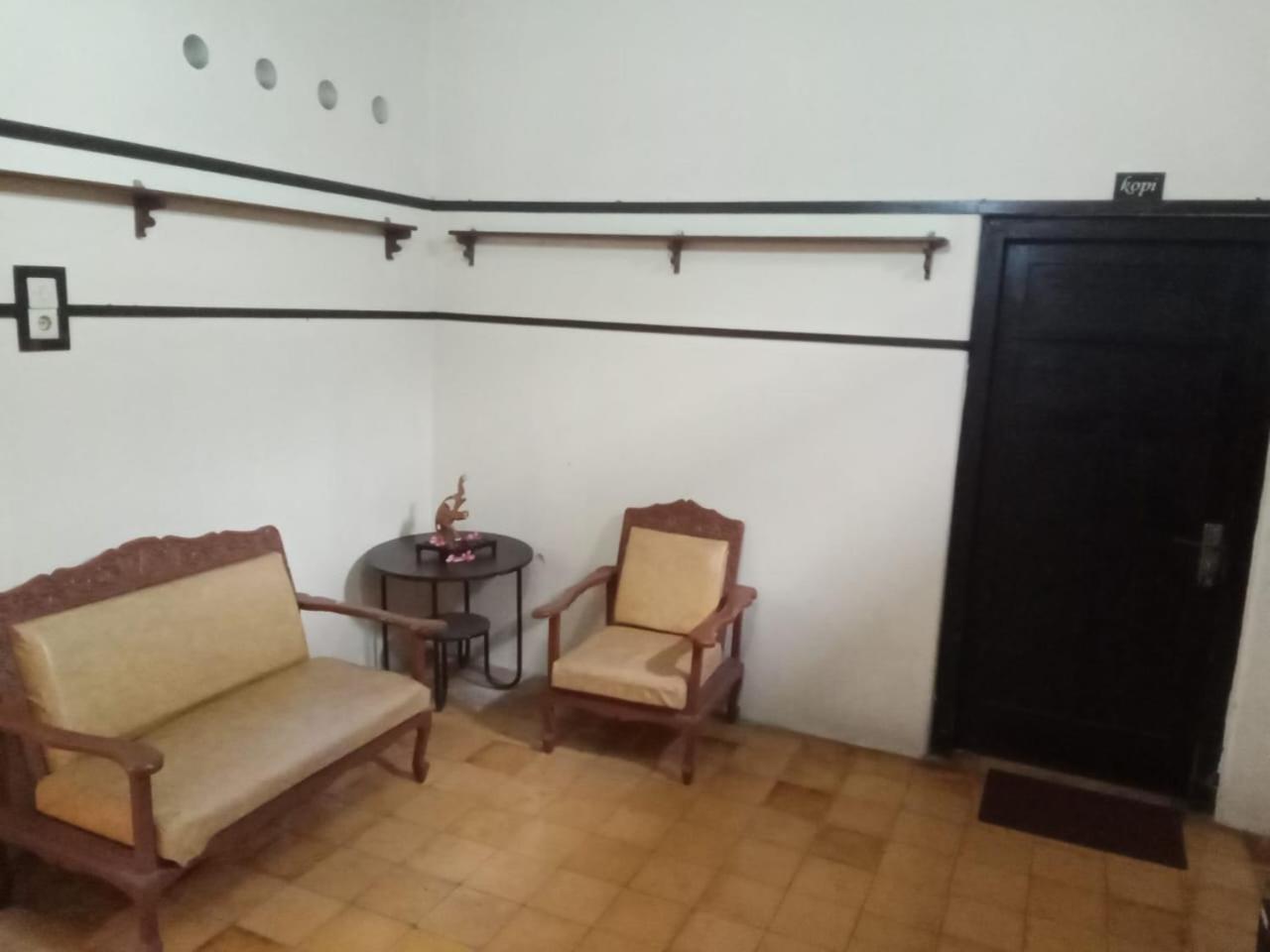 Standard Family Room - Photo 2