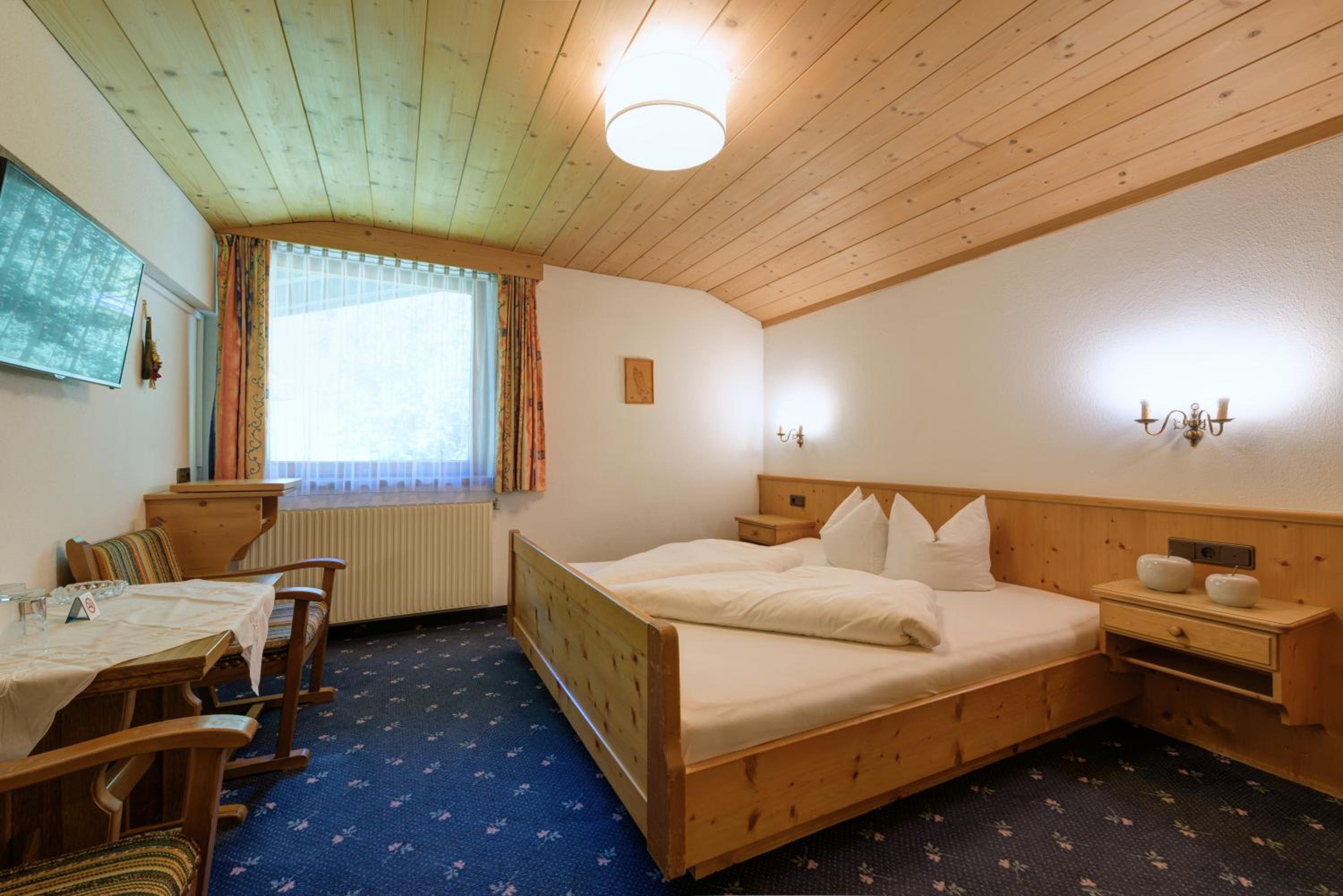 Standard Double Room photo 2