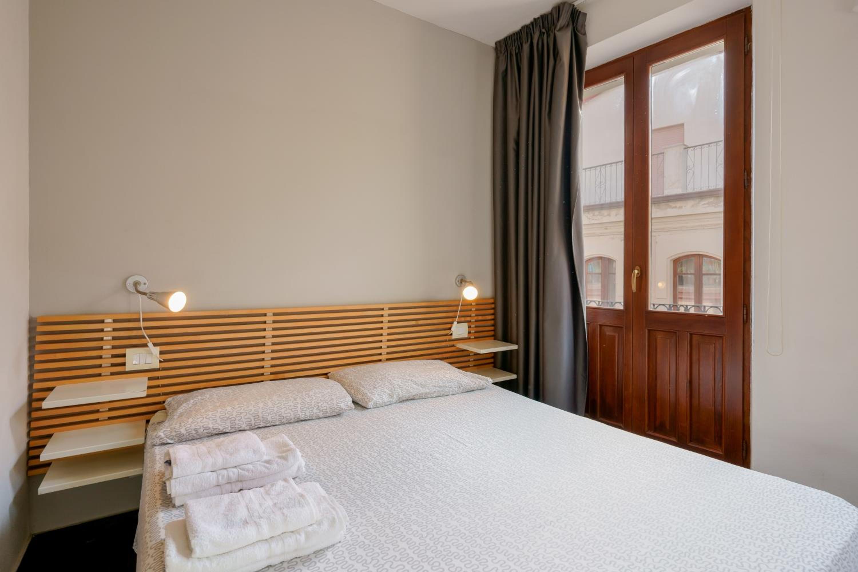 Double Room with Street View