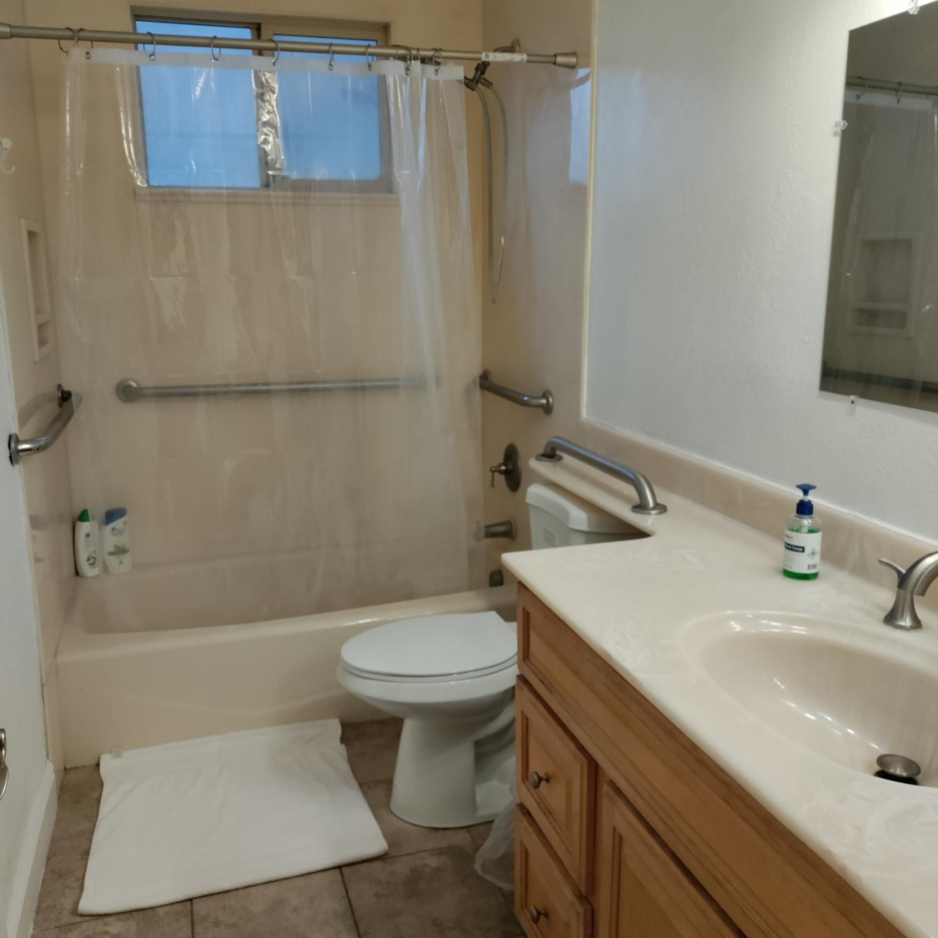 Four-Bedroom House photo 2