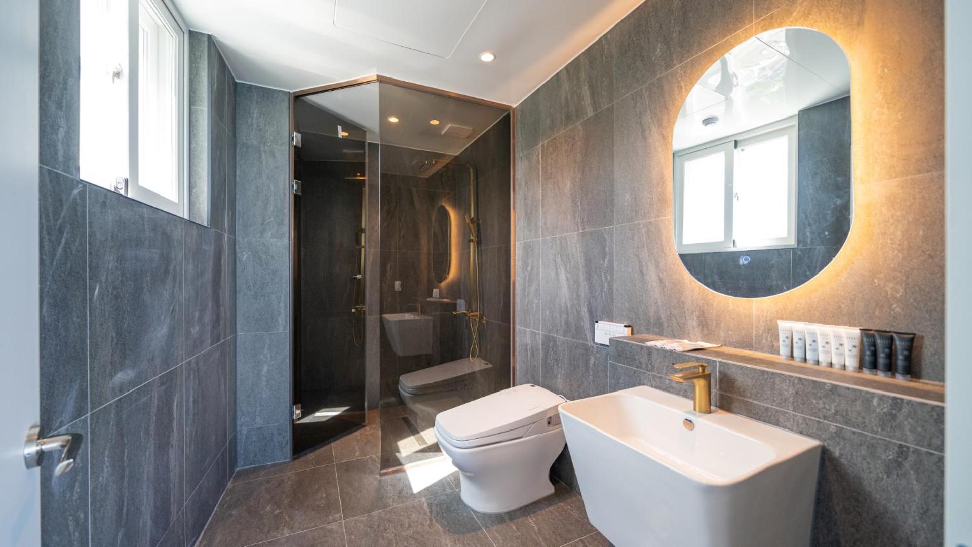 Suite with Sea View - Photo 6