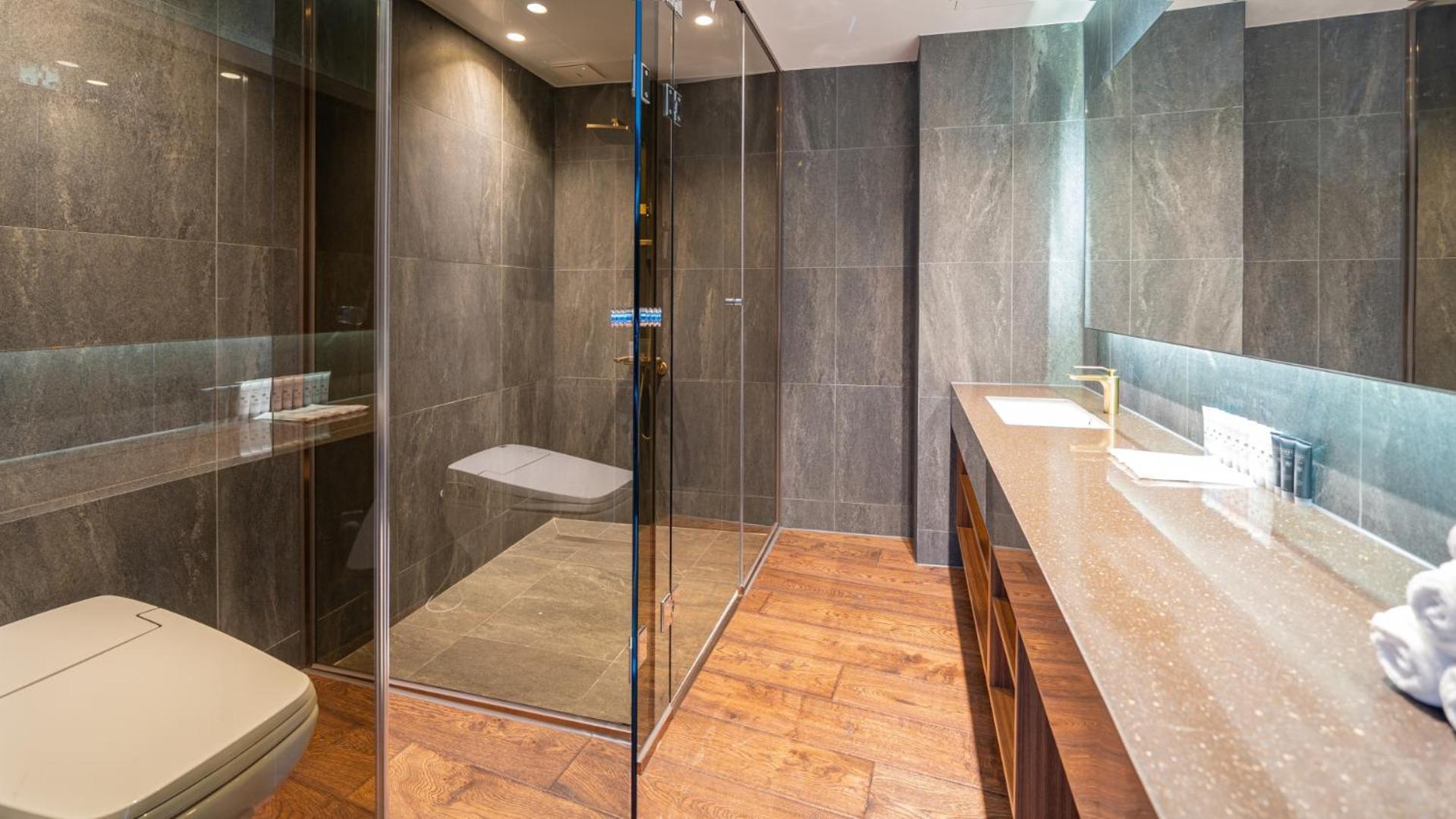 Suite with Sea View - Photo 2