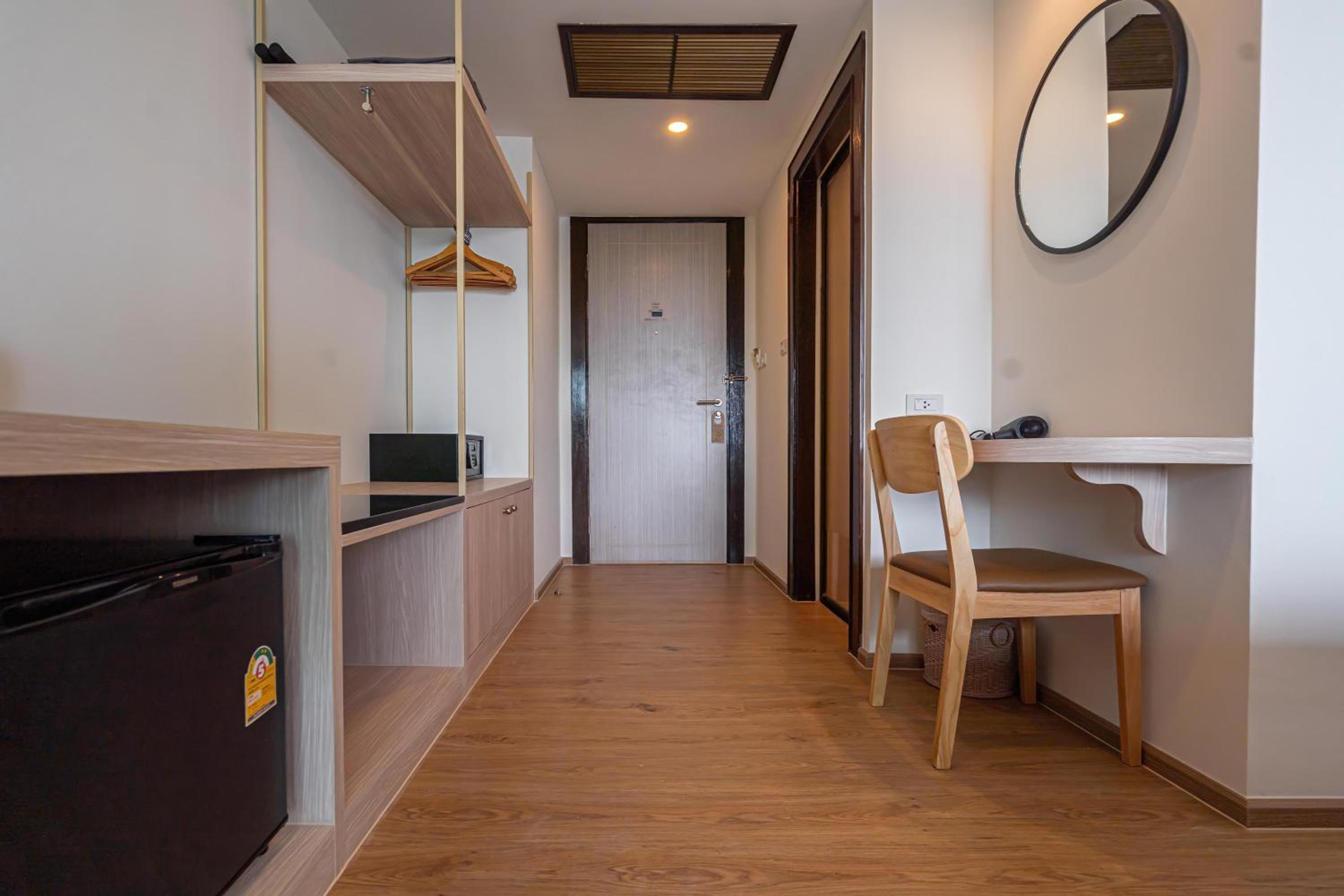 Standard Double Room - Photo 8