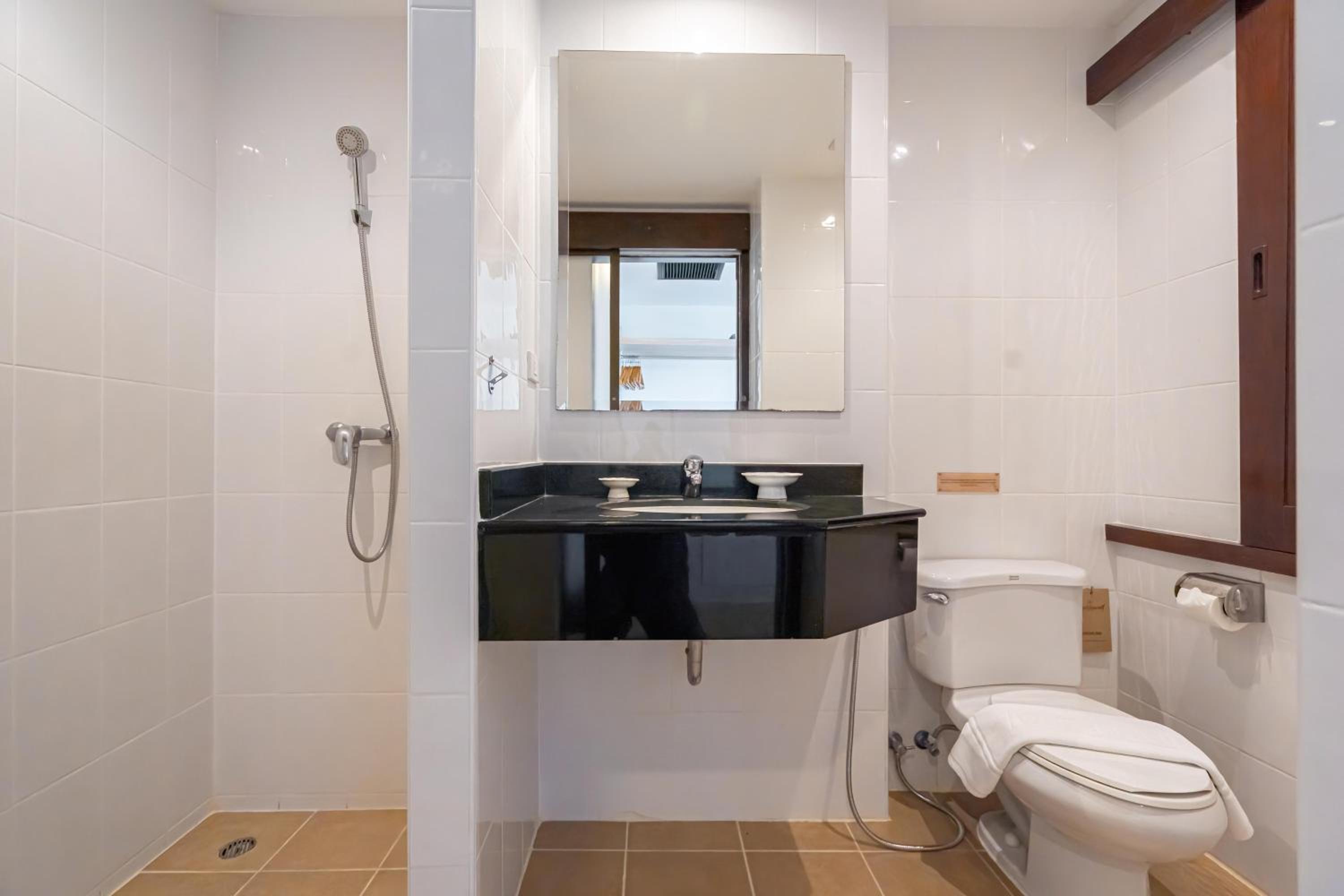 Standard Double Room - Photo 11