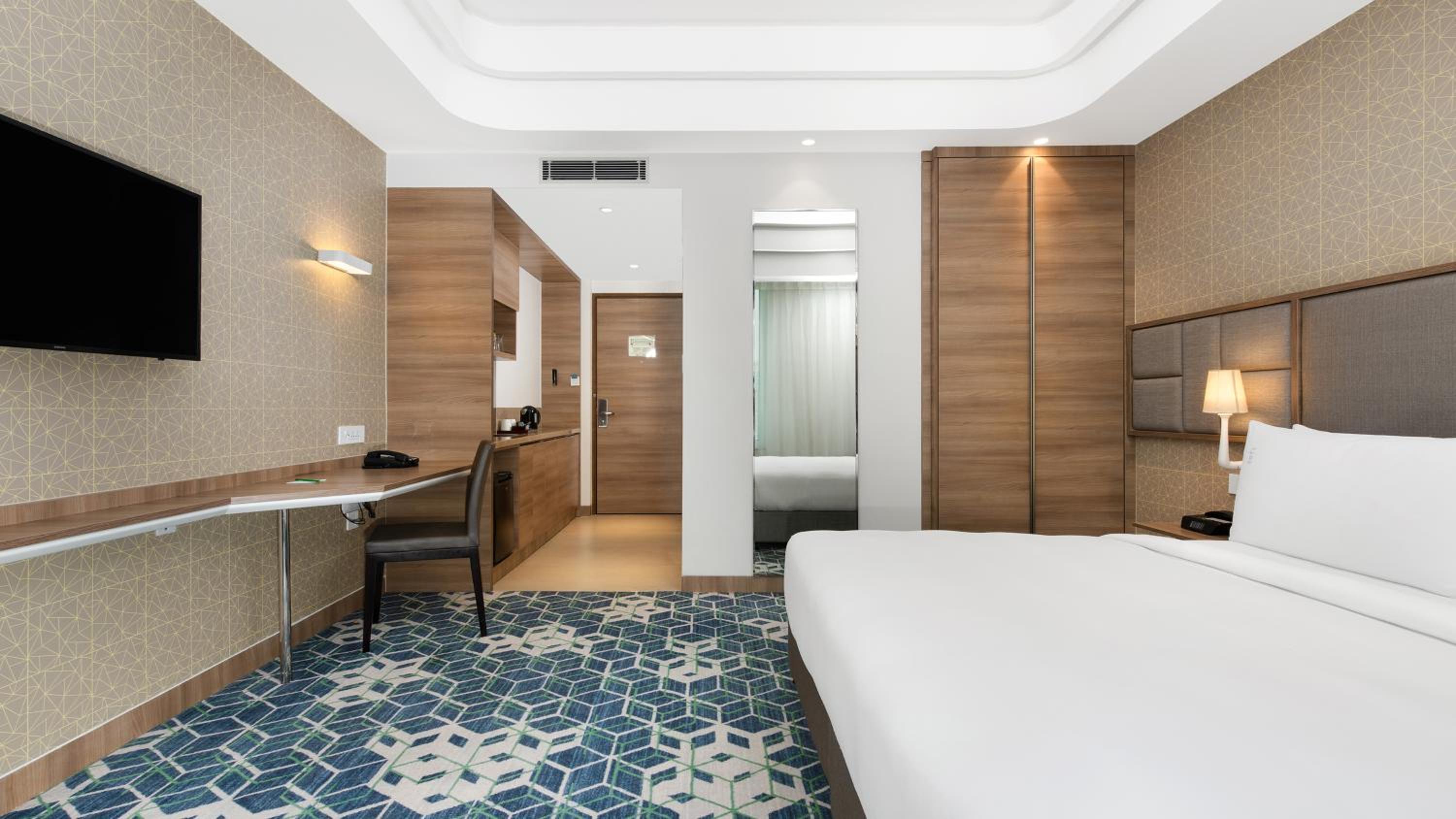 Premium Room with 25% discount on F&B and Laundry, 20% on Spa and Enjoy Buy One Get One at Viva Bar during Happy Hours (12 noon to 06:00 PM) - Photo 8