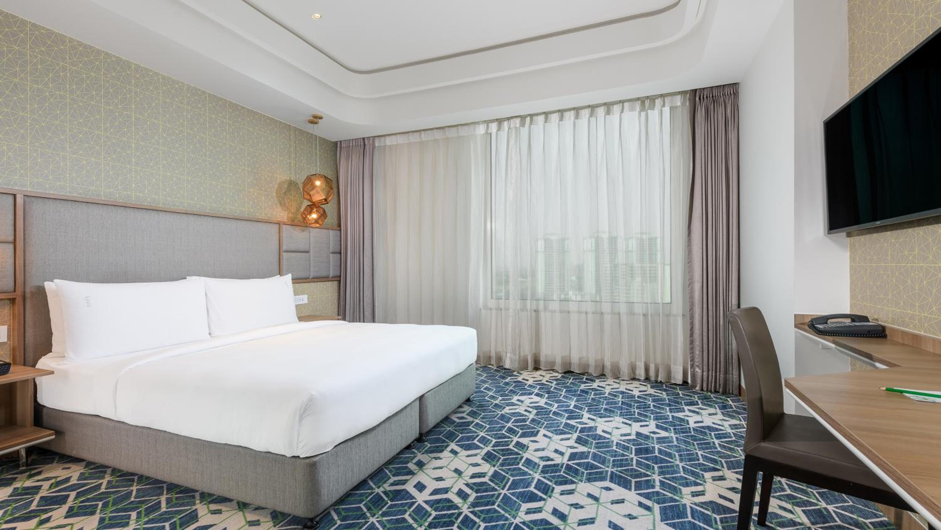 Standard King Room with City View - High Floor - Photo 8