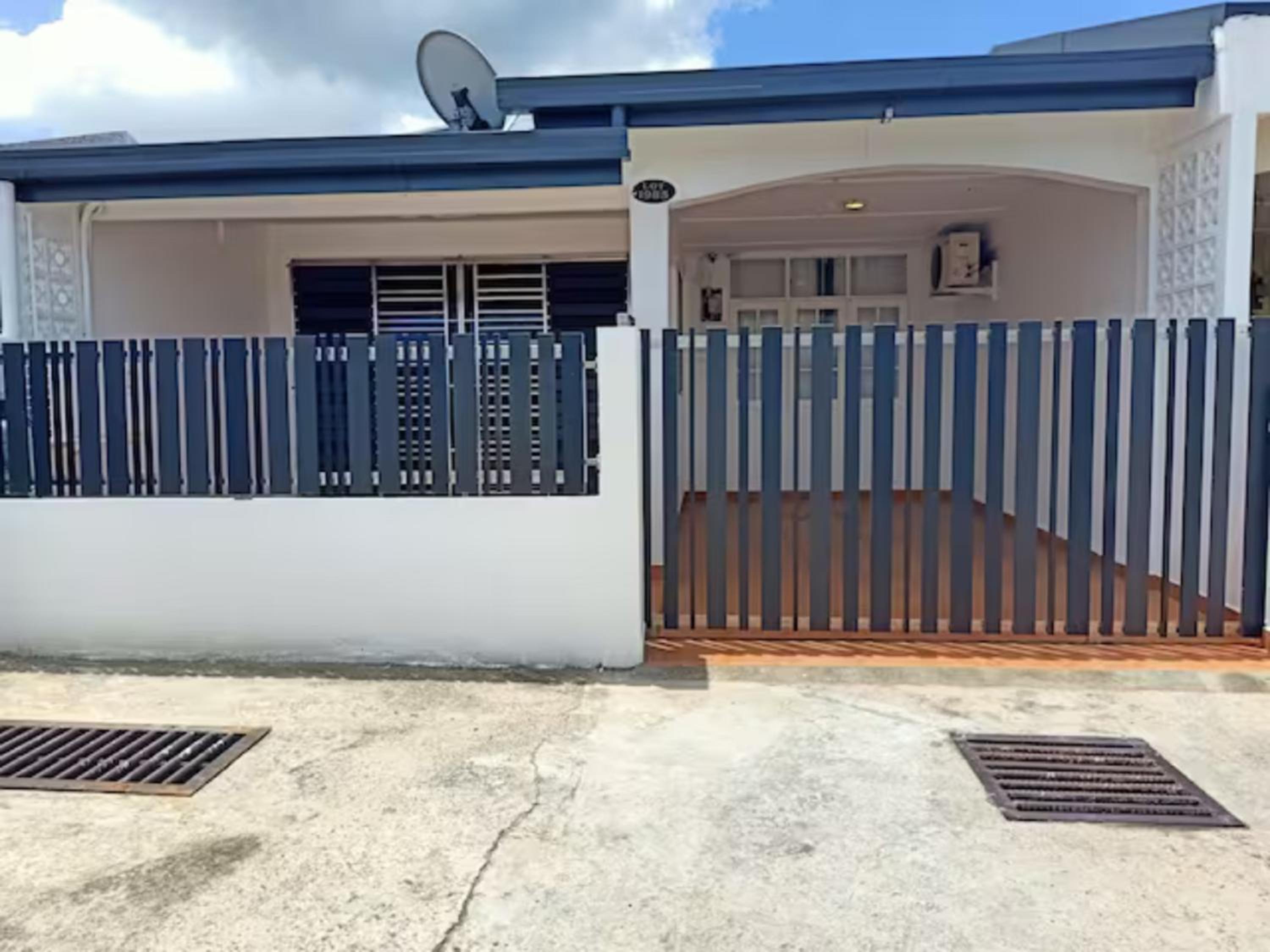 Three-Bedroom House photo 1
