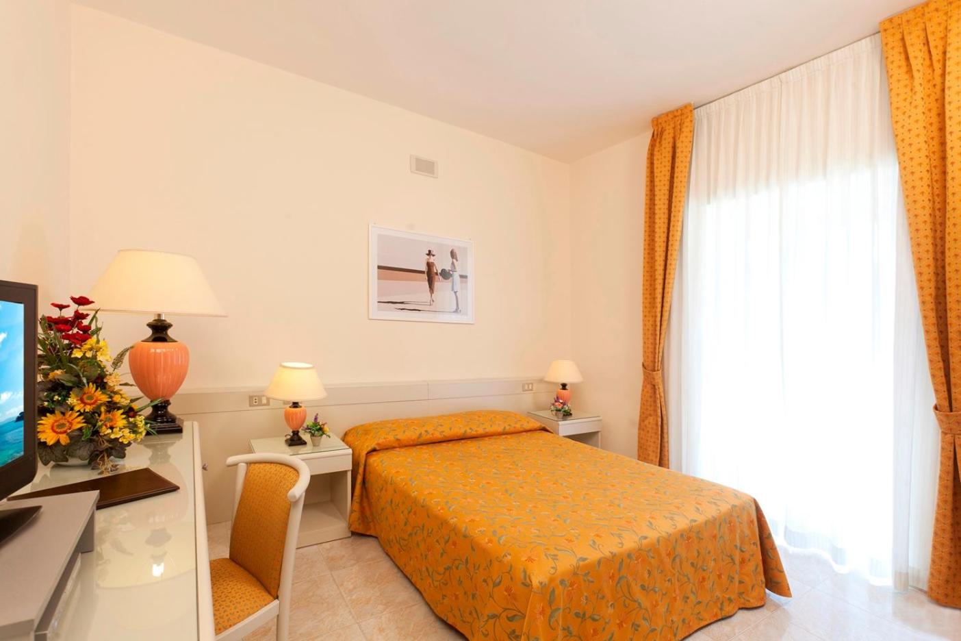 Standard Double Room - Photo 1