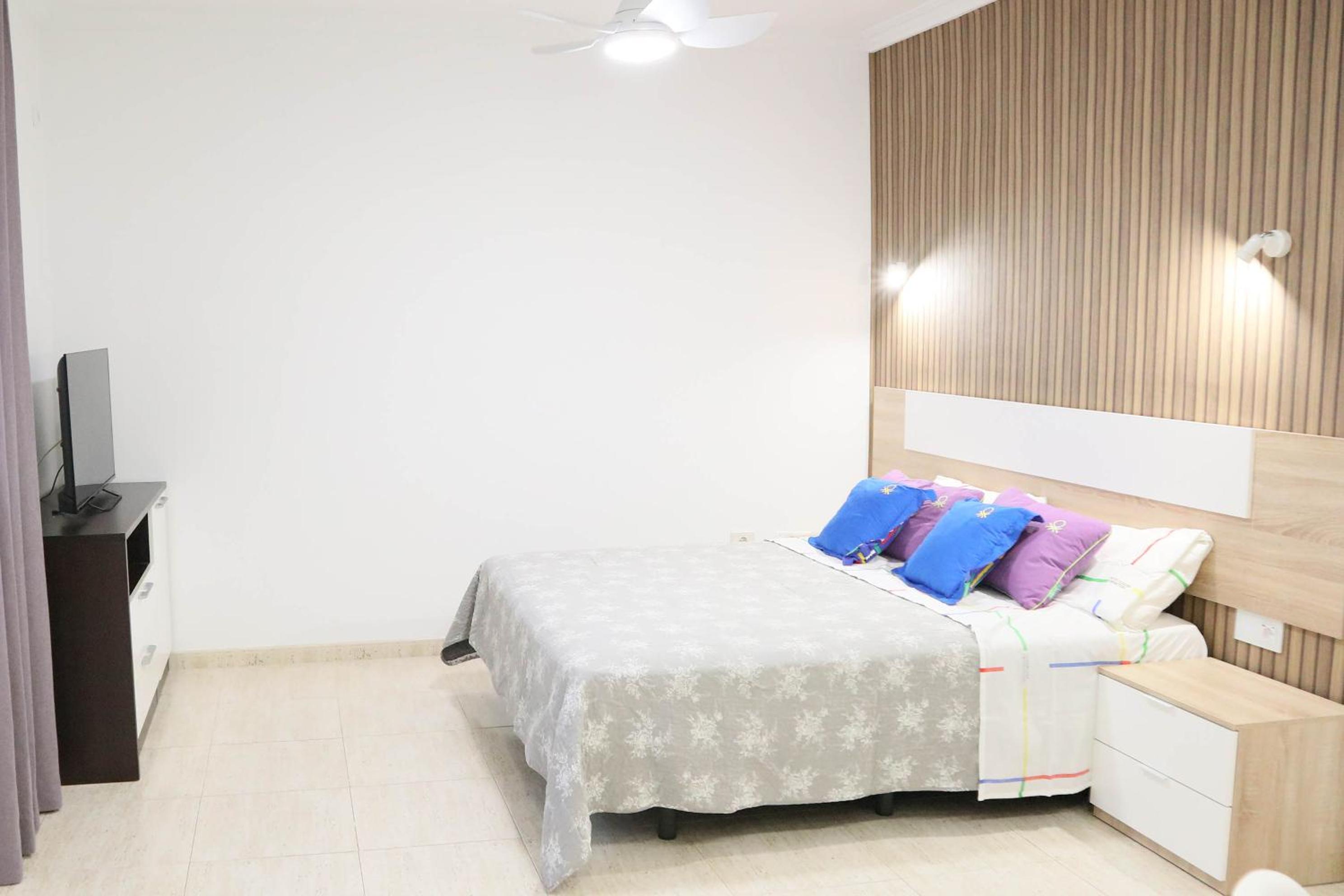 Double Room with Private Bathroom - Photo 17