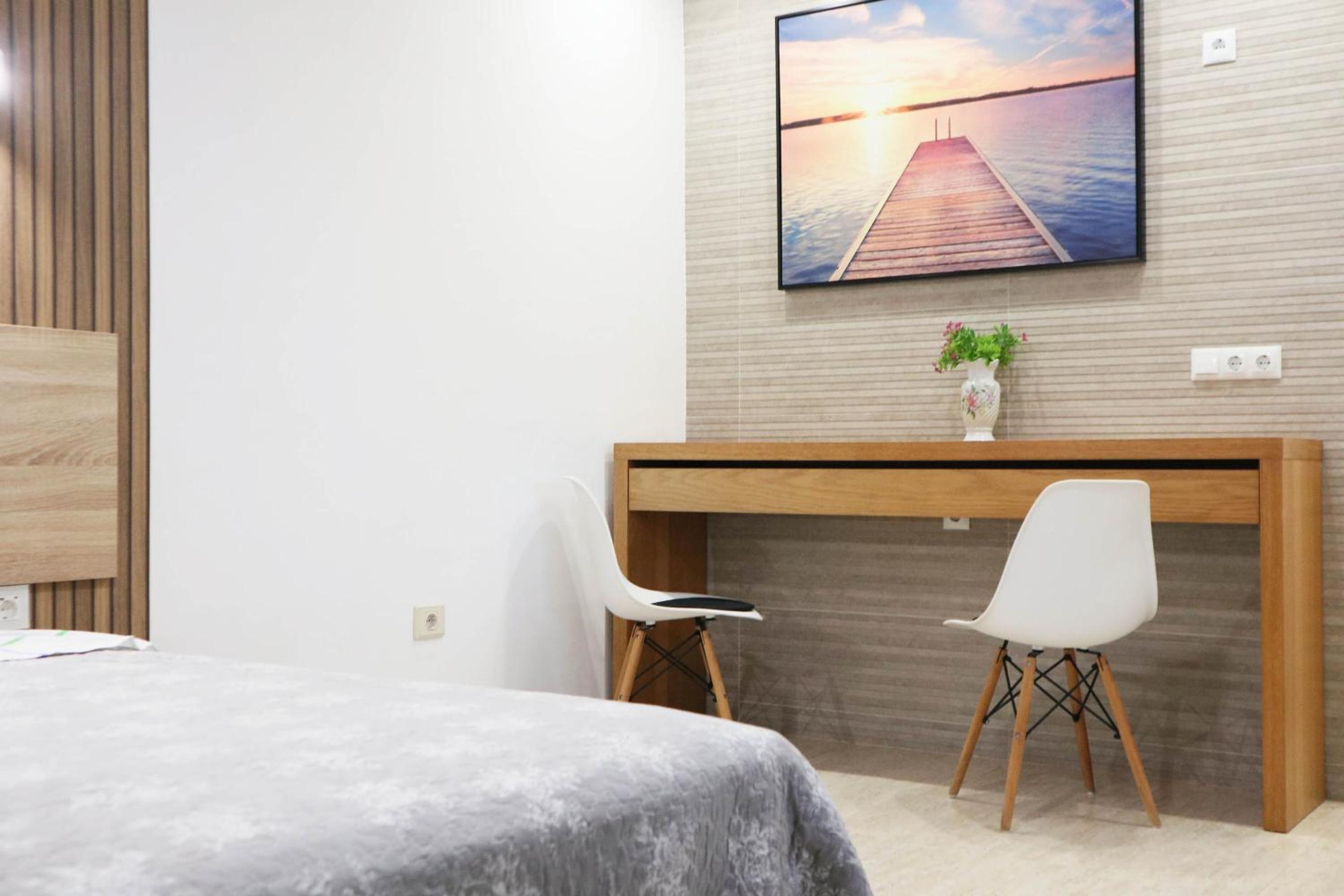 Double Room with Private Bathroom - Photo 19
