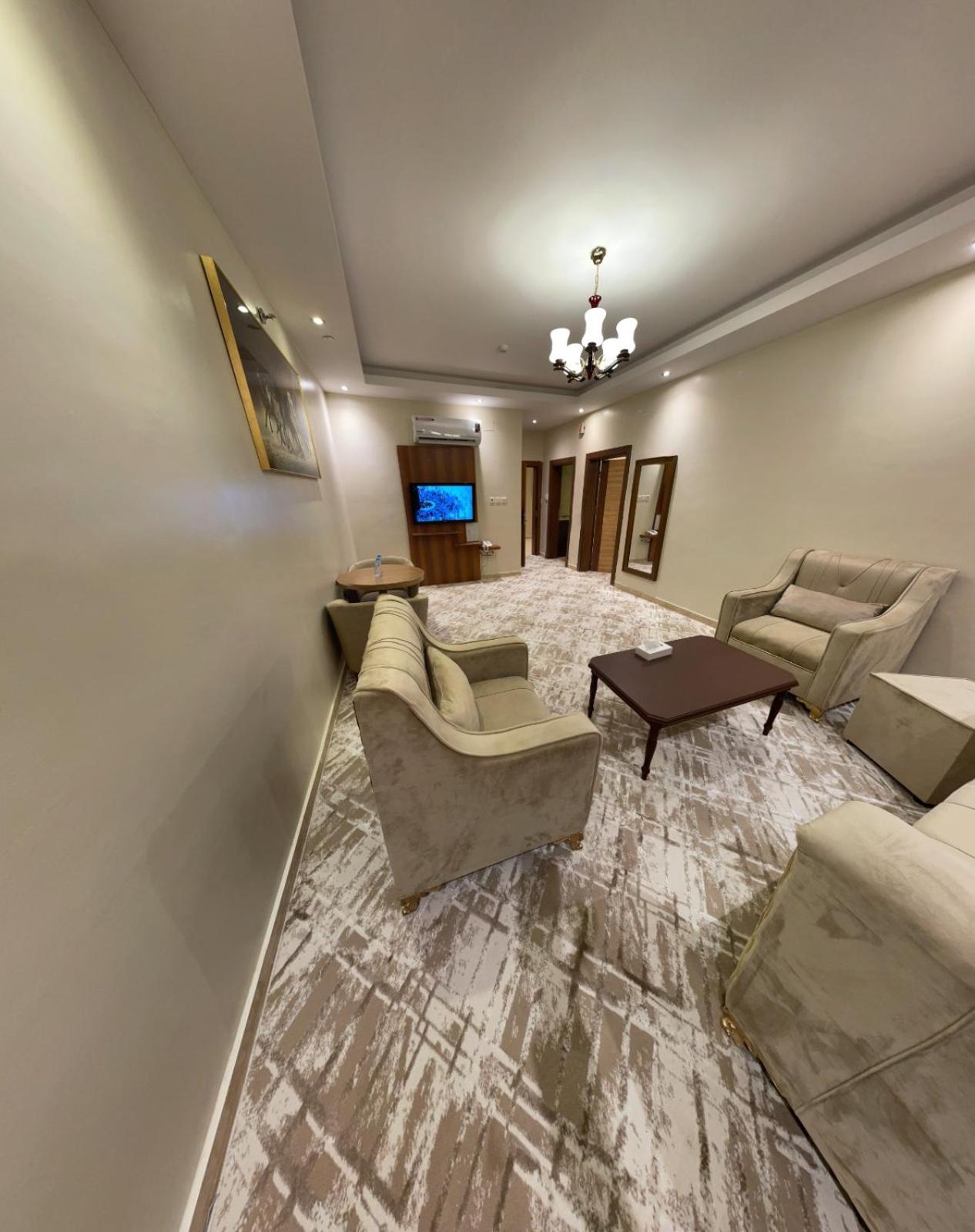 Suite with City View photo 3