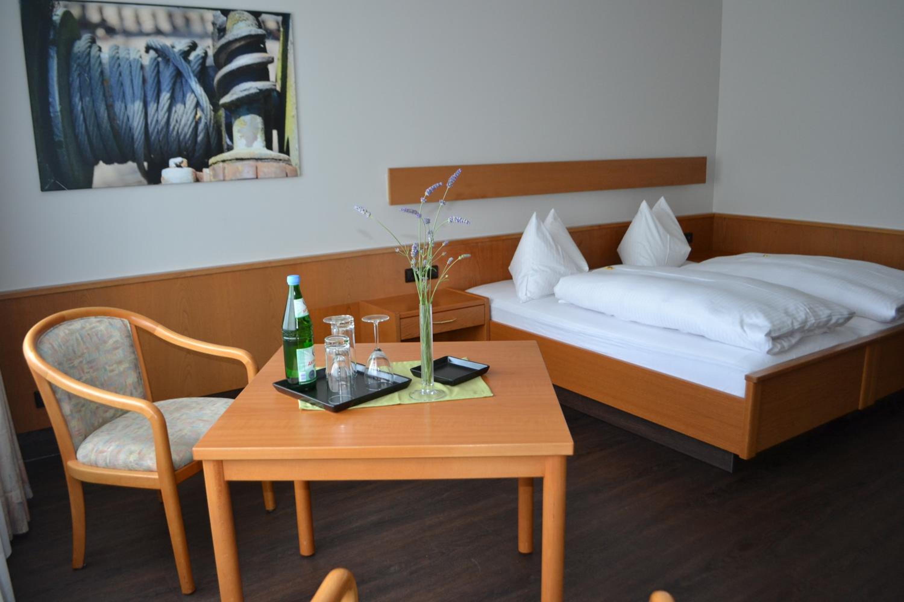 Standard Double or Twin Room - Photo 6