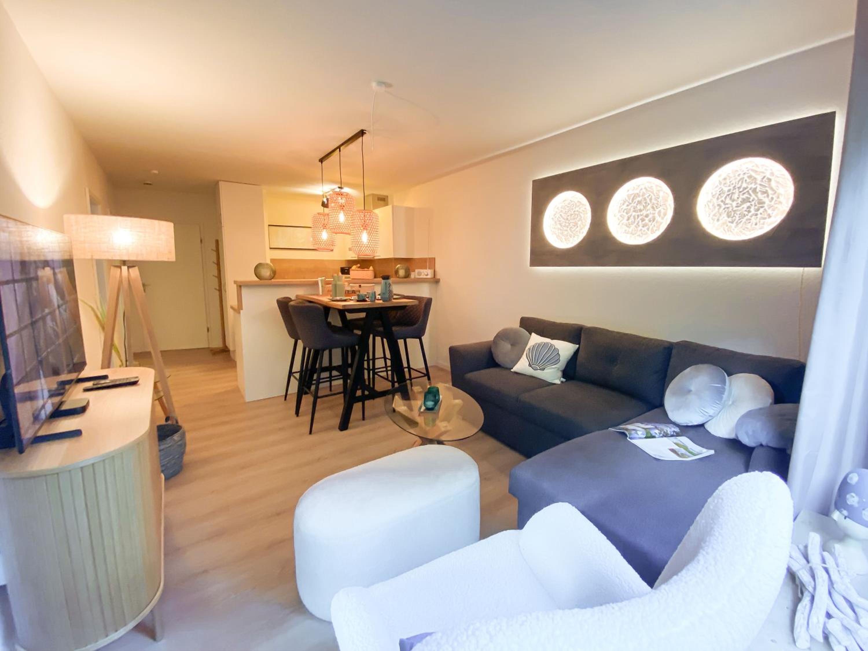 One-Bedroom Apartment with Balcony photo 1