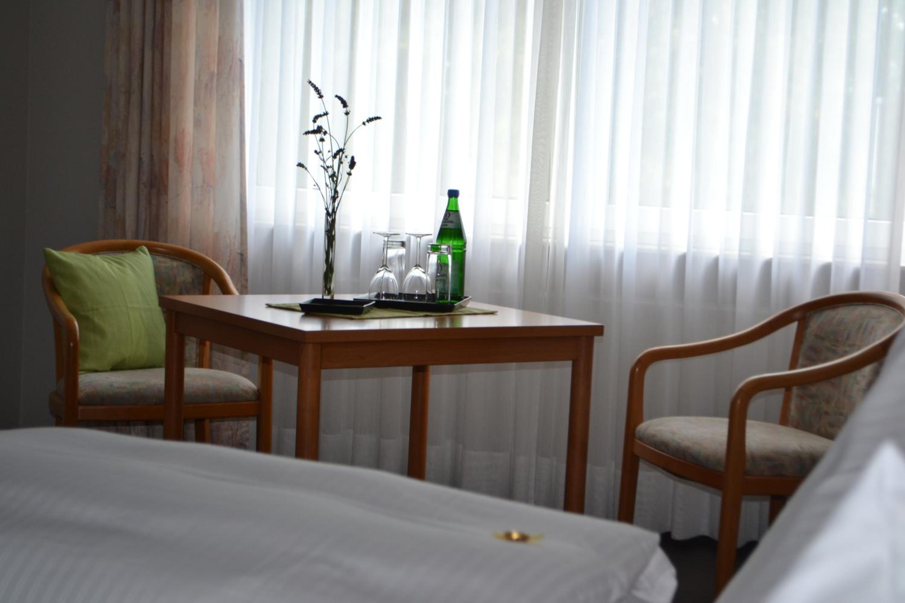 Standard Double or Twin Room - Photo 5