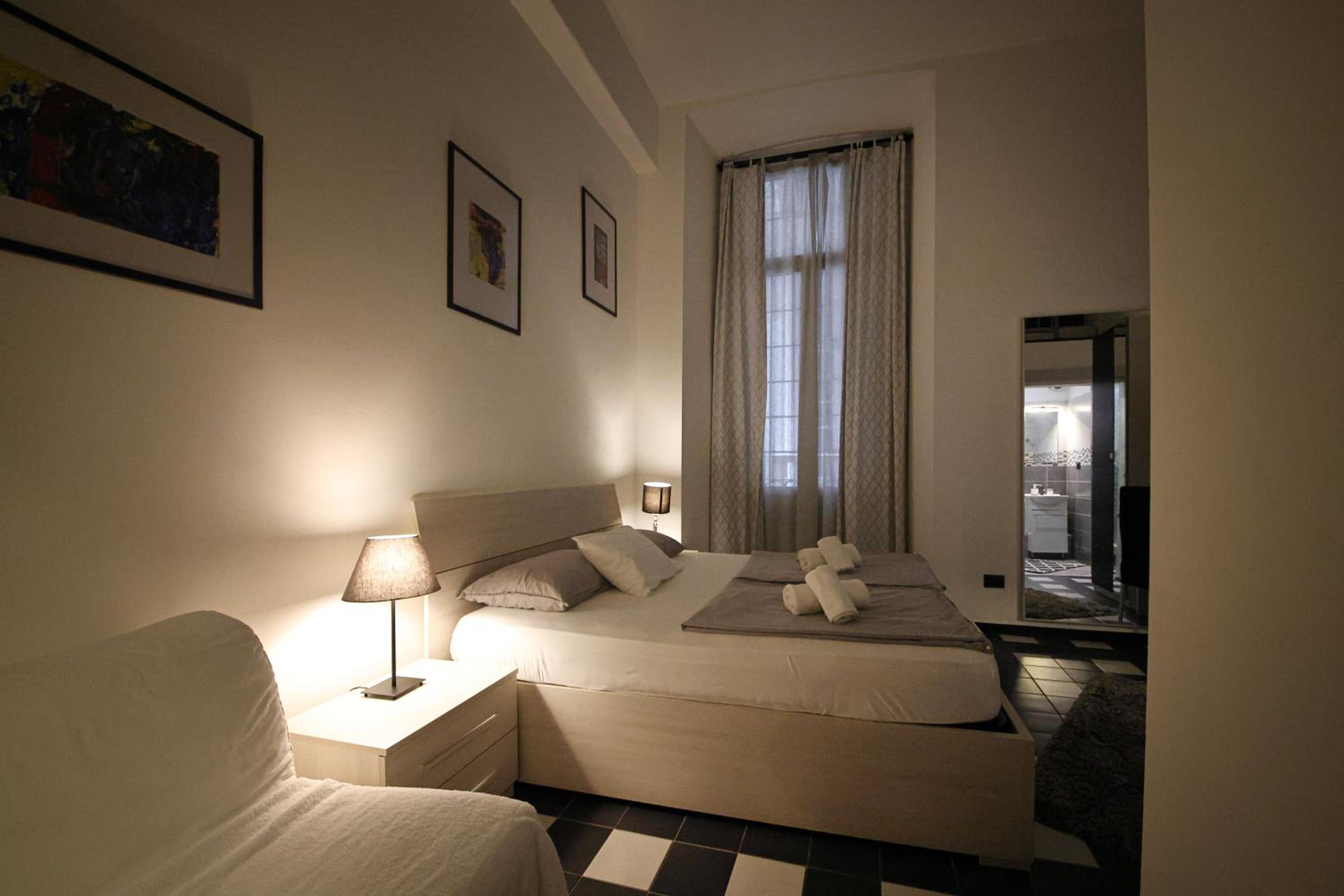 Double Room with En-Suite Bathroom - Photo 13