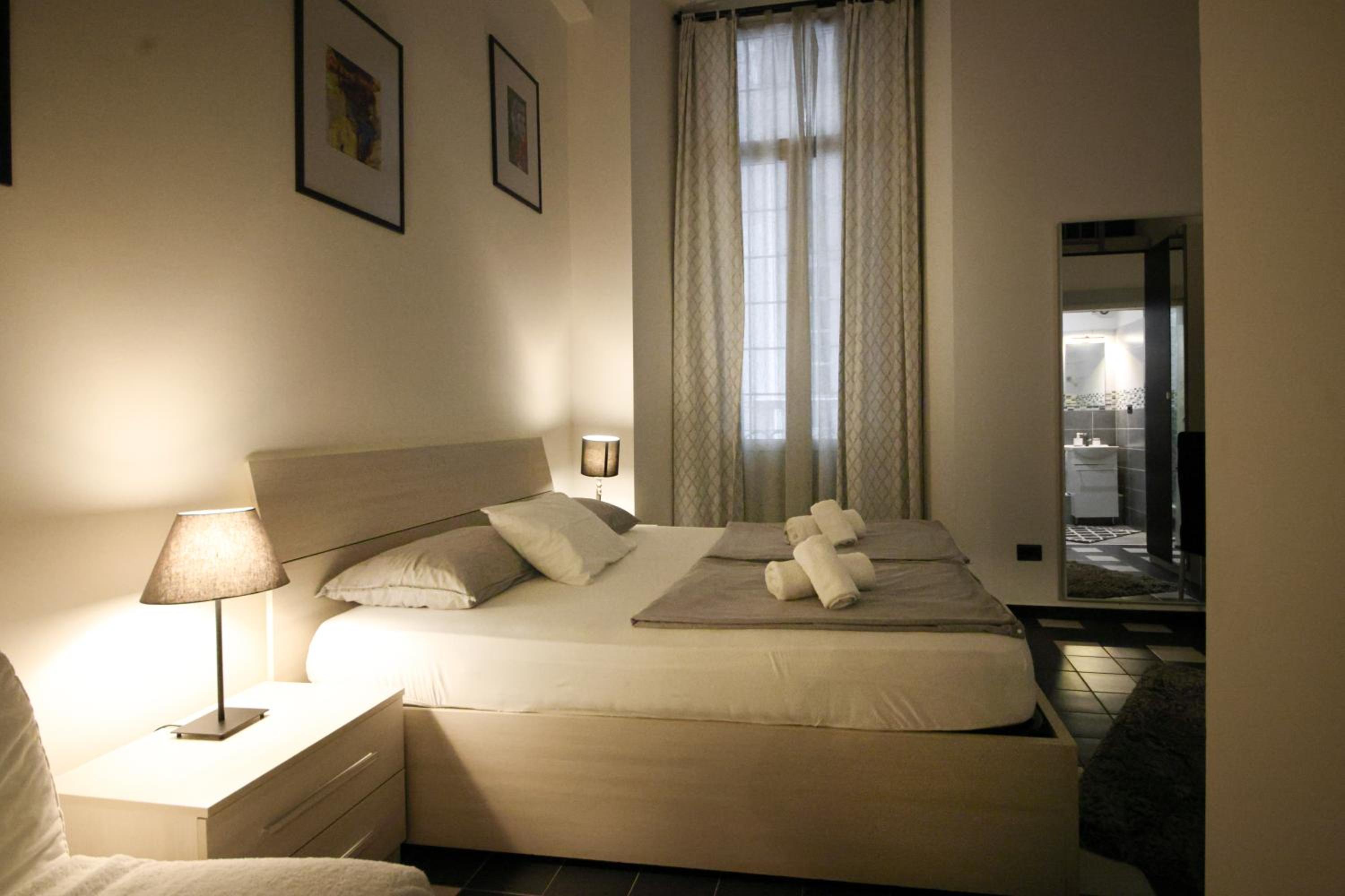 Double Room with En-Suite Bathroom - Photo 17