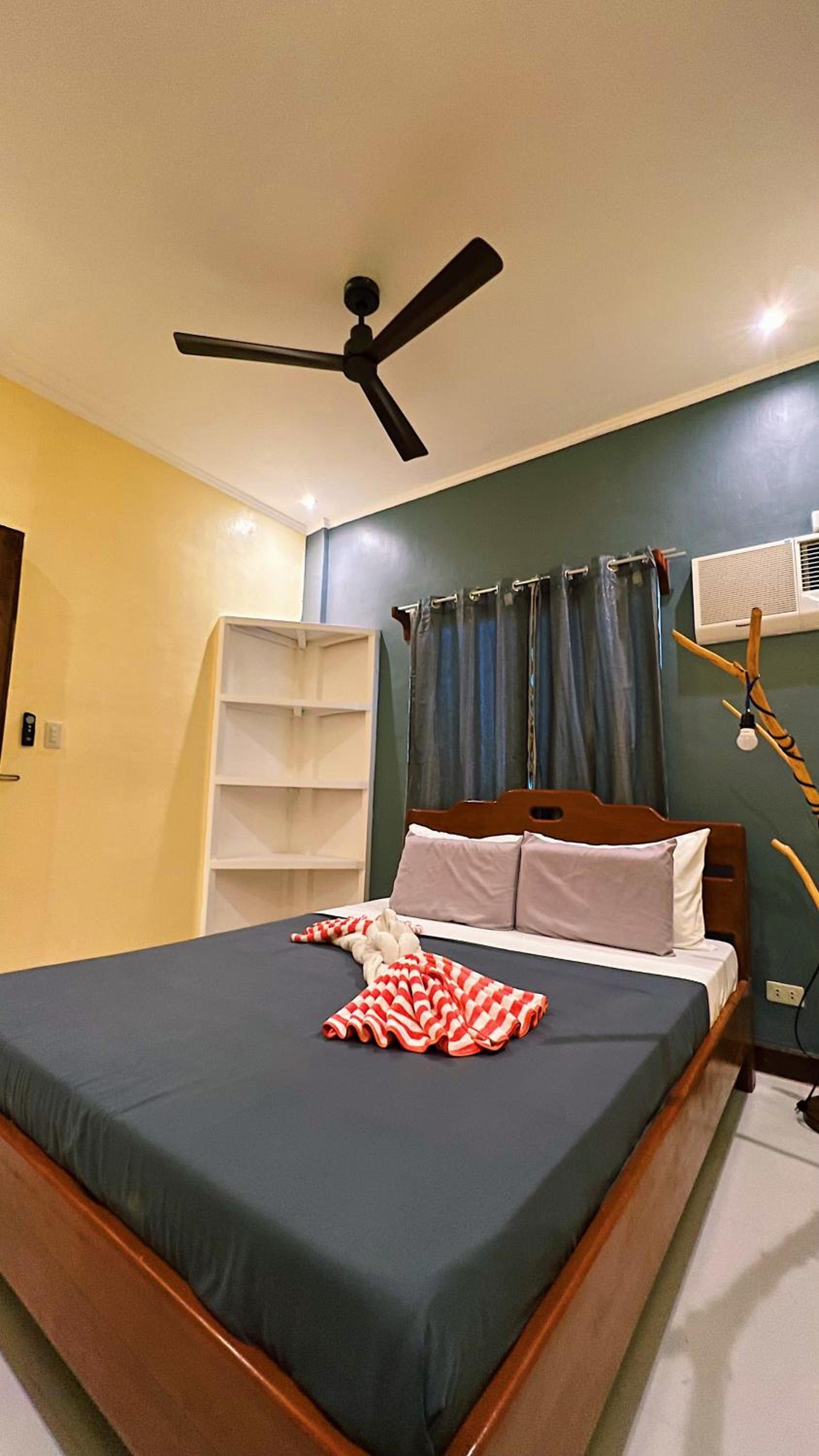 Three-Bedroom Villa - Photo 18