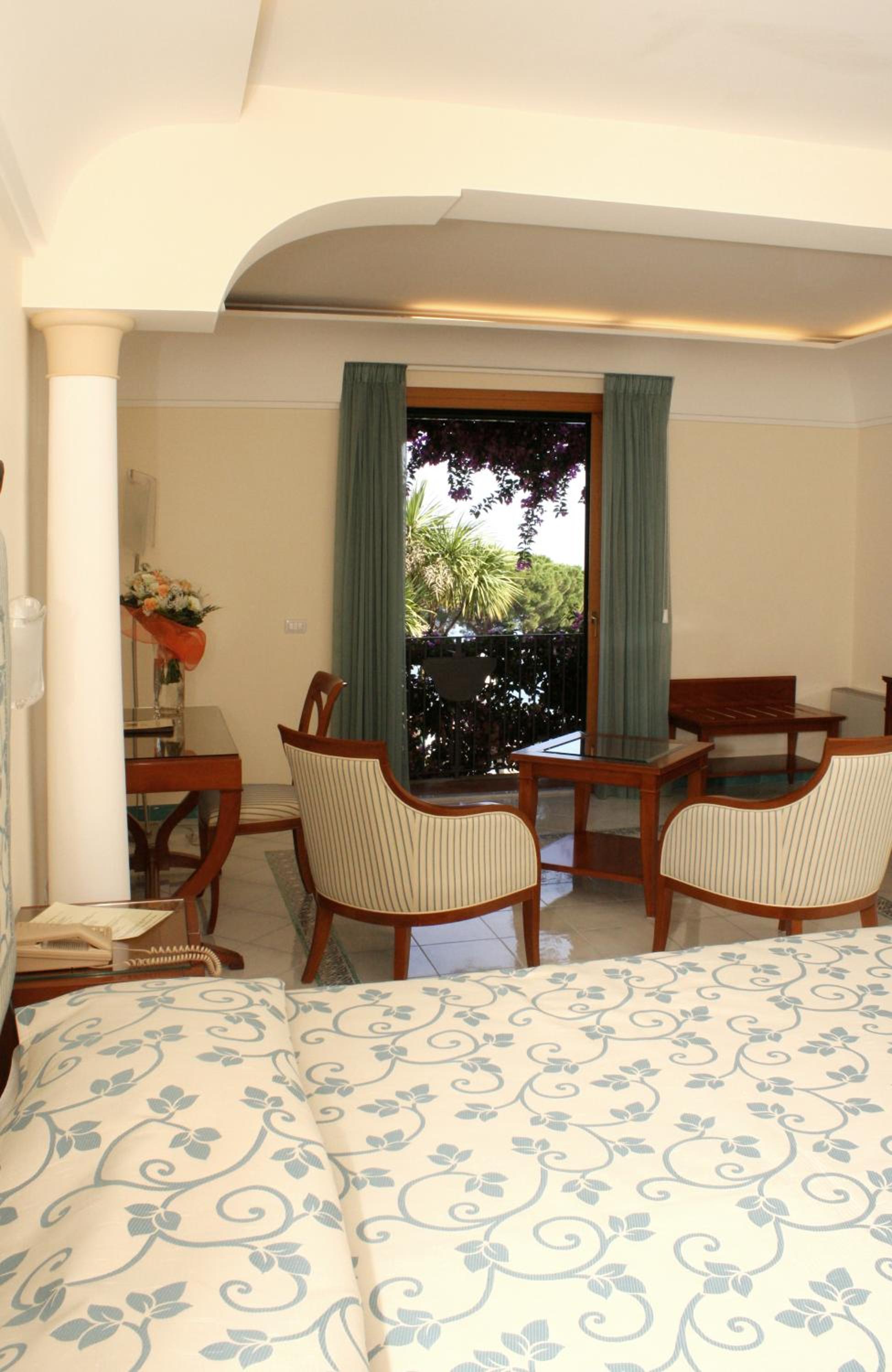 Deluxe Double or Twin Room - Photo 8