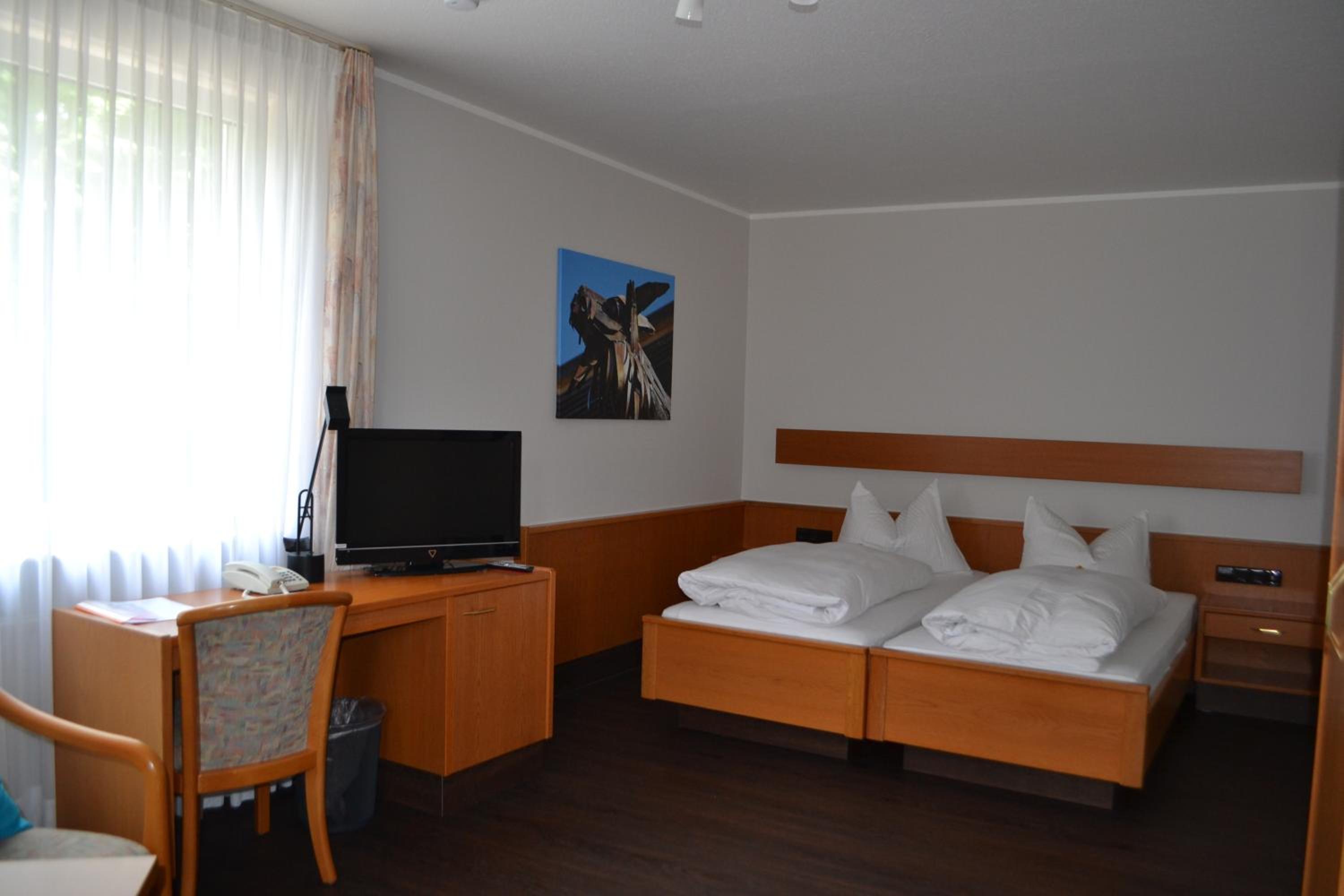 Standard Double or Twin Room - Photo 13
