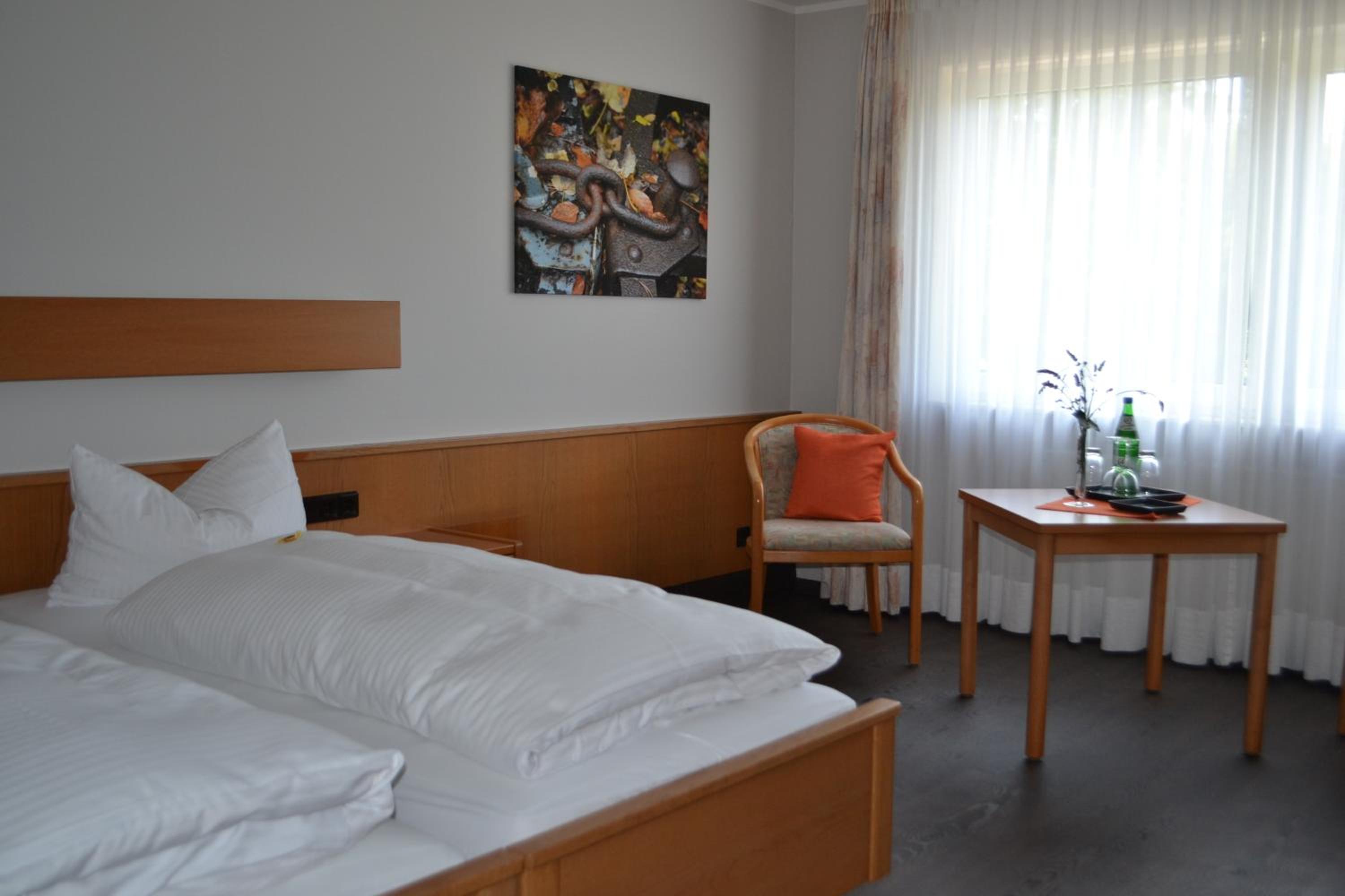 Standard Double or Twin Room - Photo 12