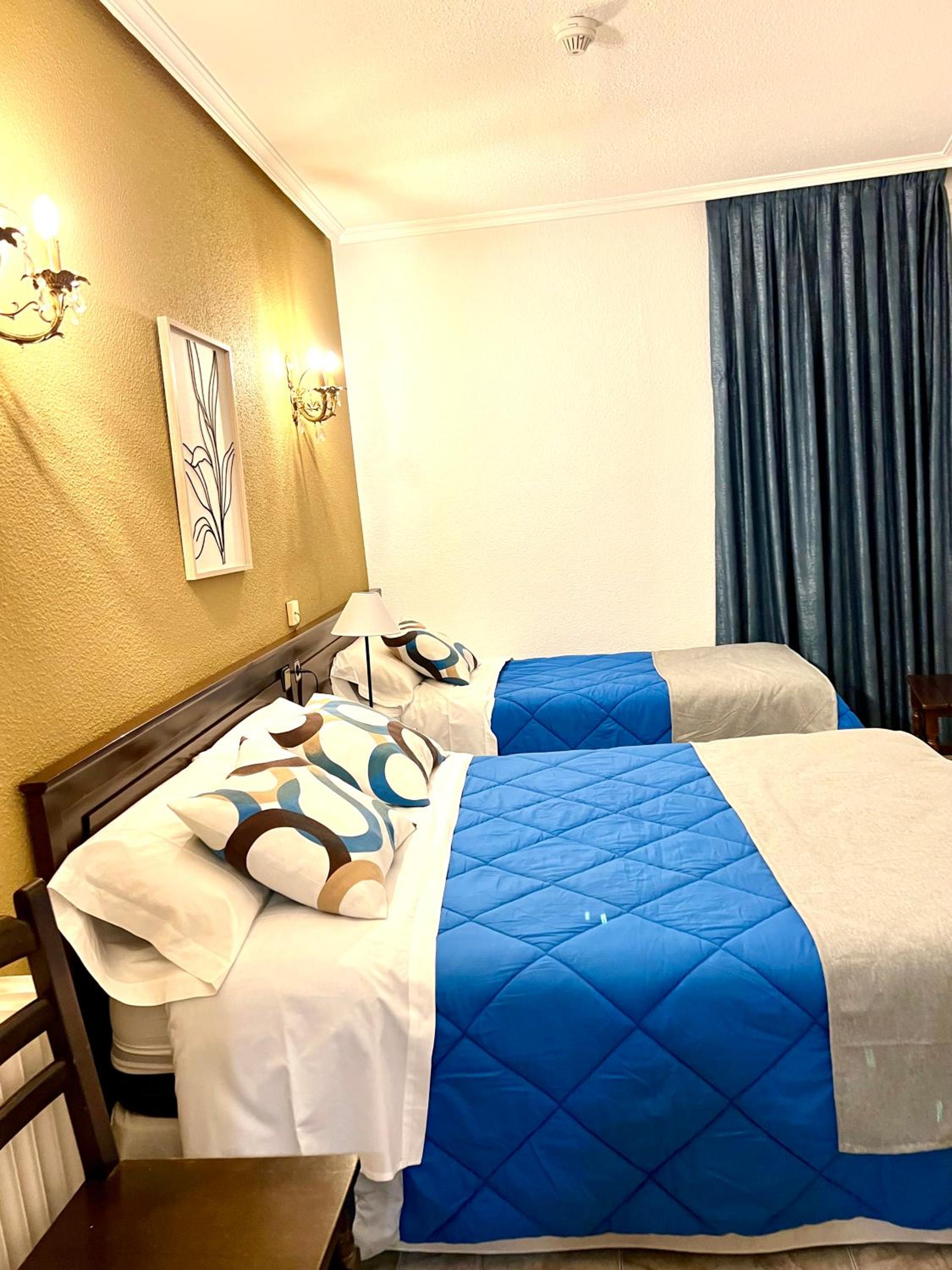 Double with Extra Bed - Photo 1