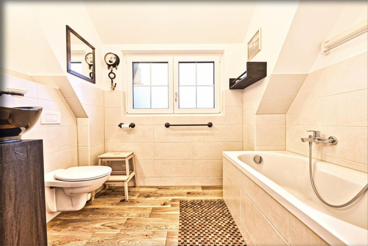 Two-Bedroom House photo 3