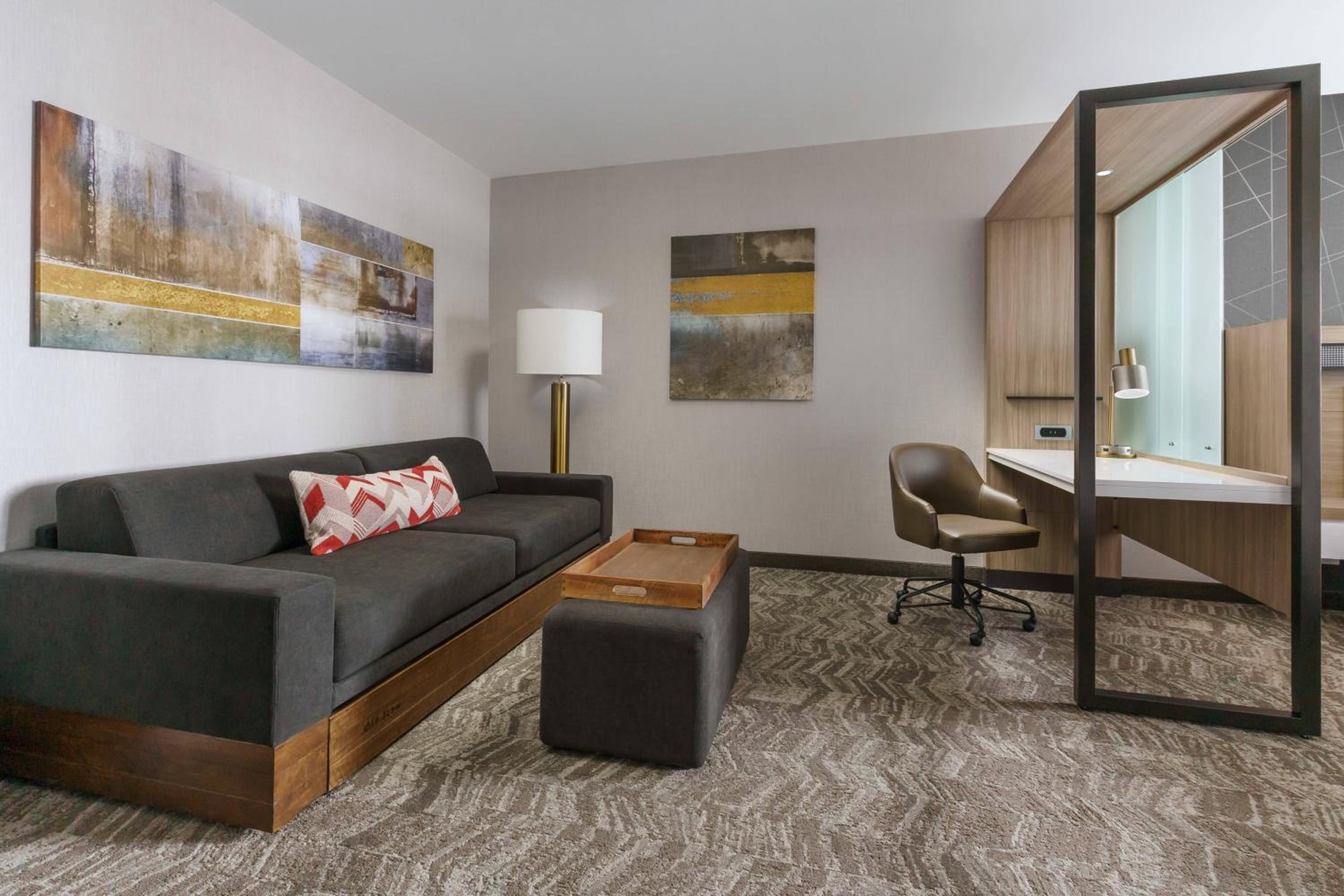 Queen Suite with Two Queen Beds and Sofa Bed - Hearing Accessible - Photo 2