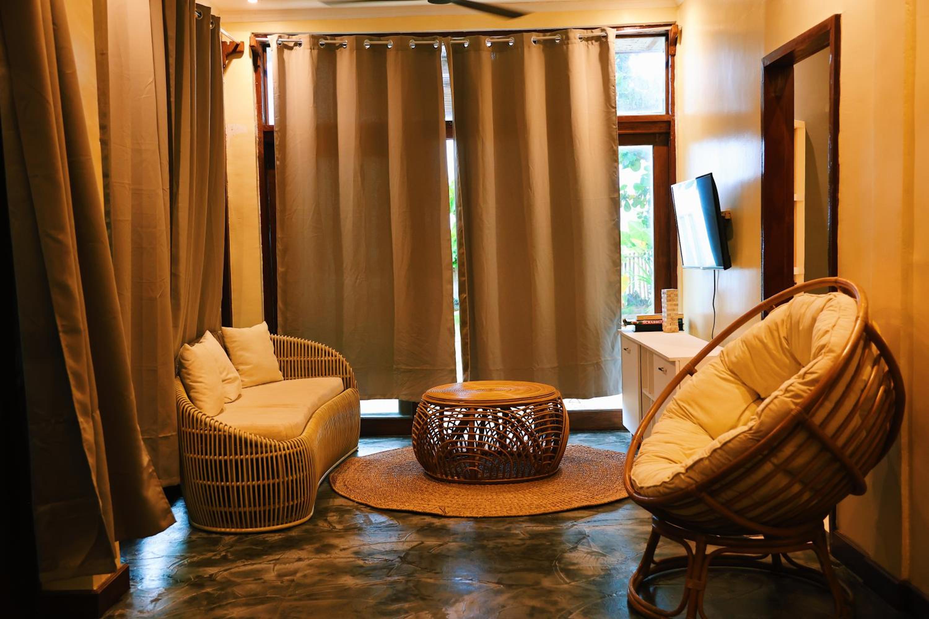 Three-Bedroom Villa - Photo 25