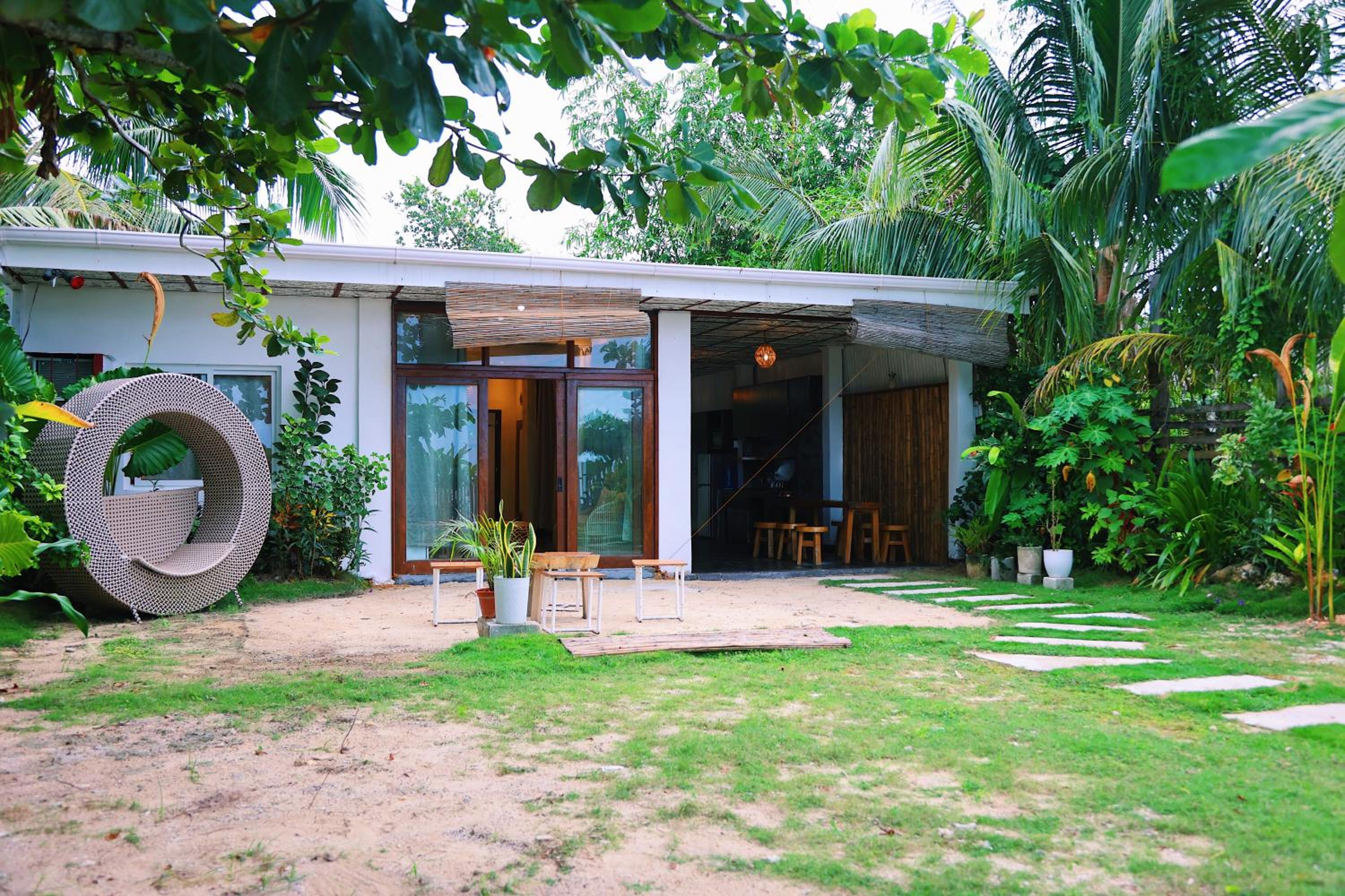 Three-Bedroom Villa - Photo 23