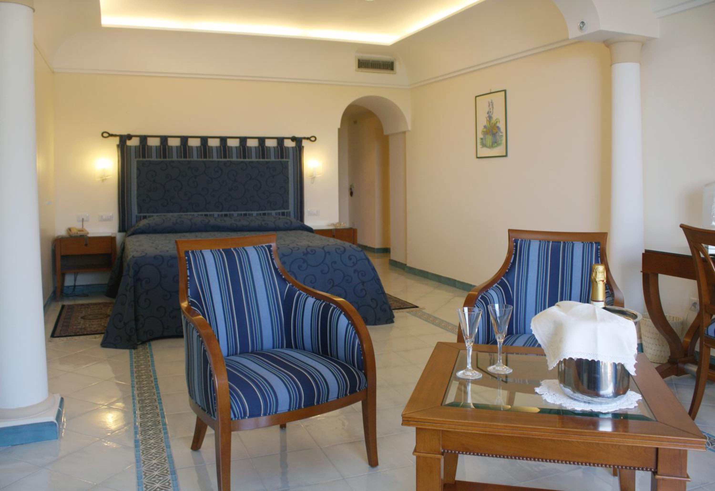 Deluxe Double or Twin Room - Photo 14