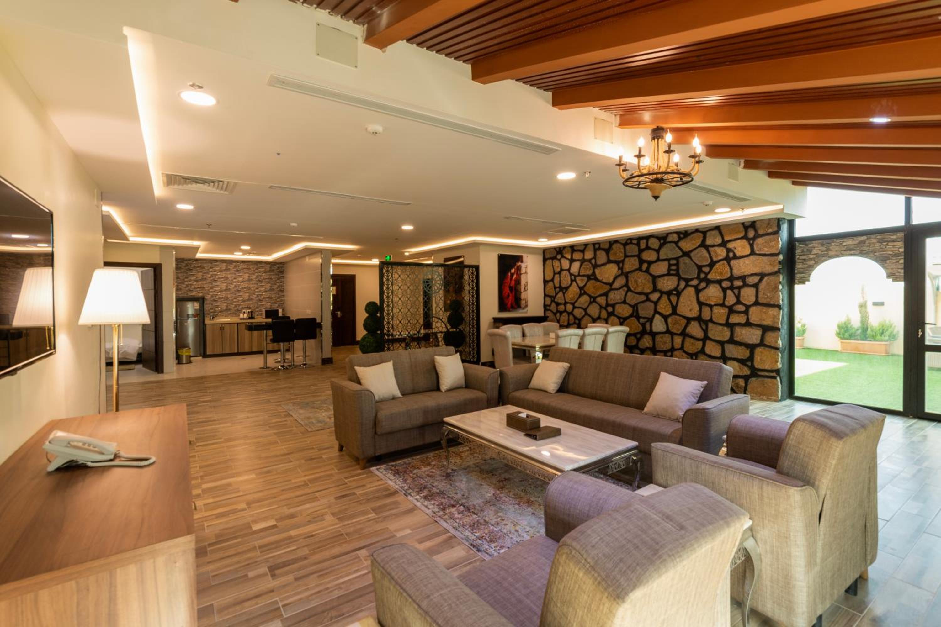 Executive Suite photo 2