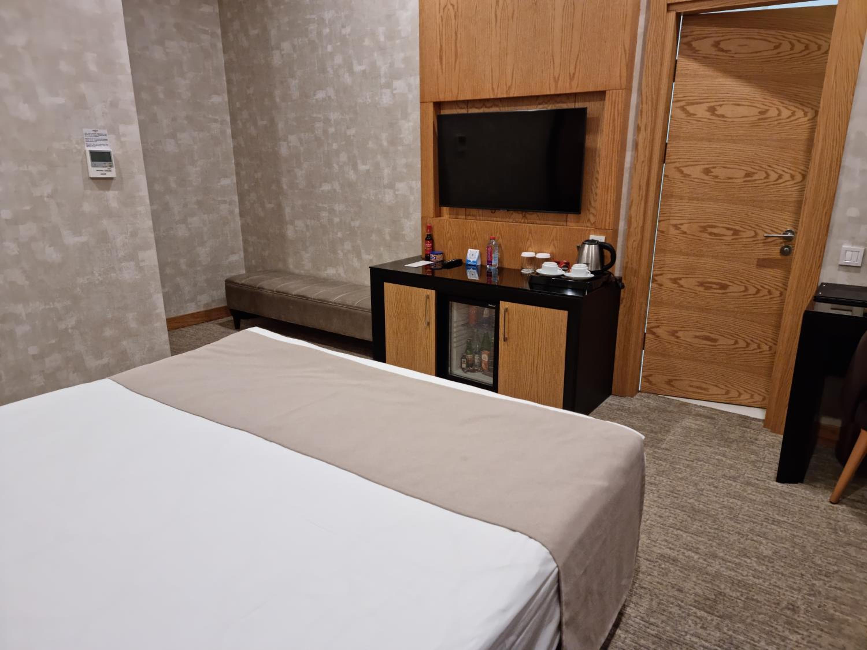 Standard Double Room - Photo 10