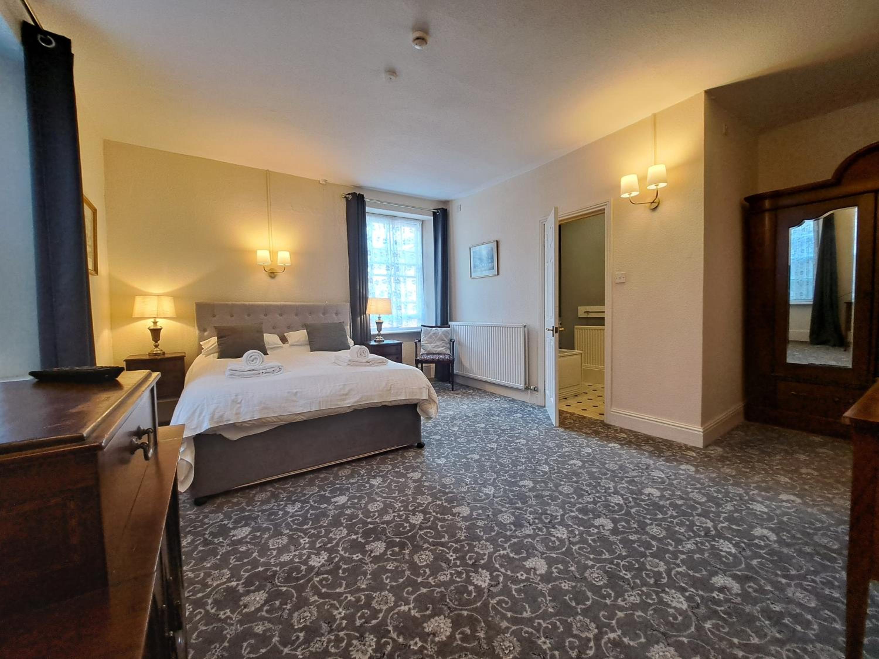 Deluxe Double Room with Bath photo 1