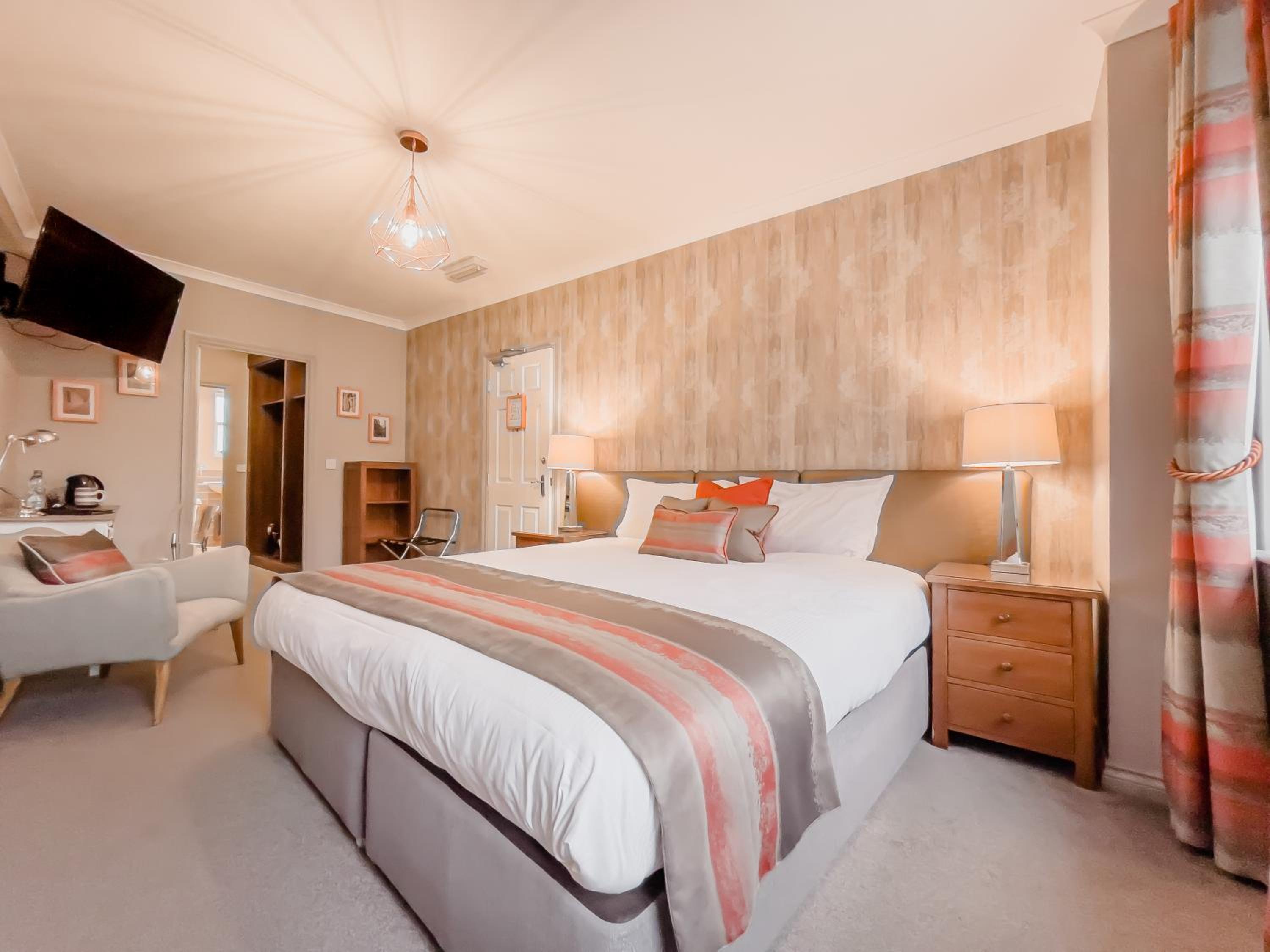 Deluxe Double or Twin Room