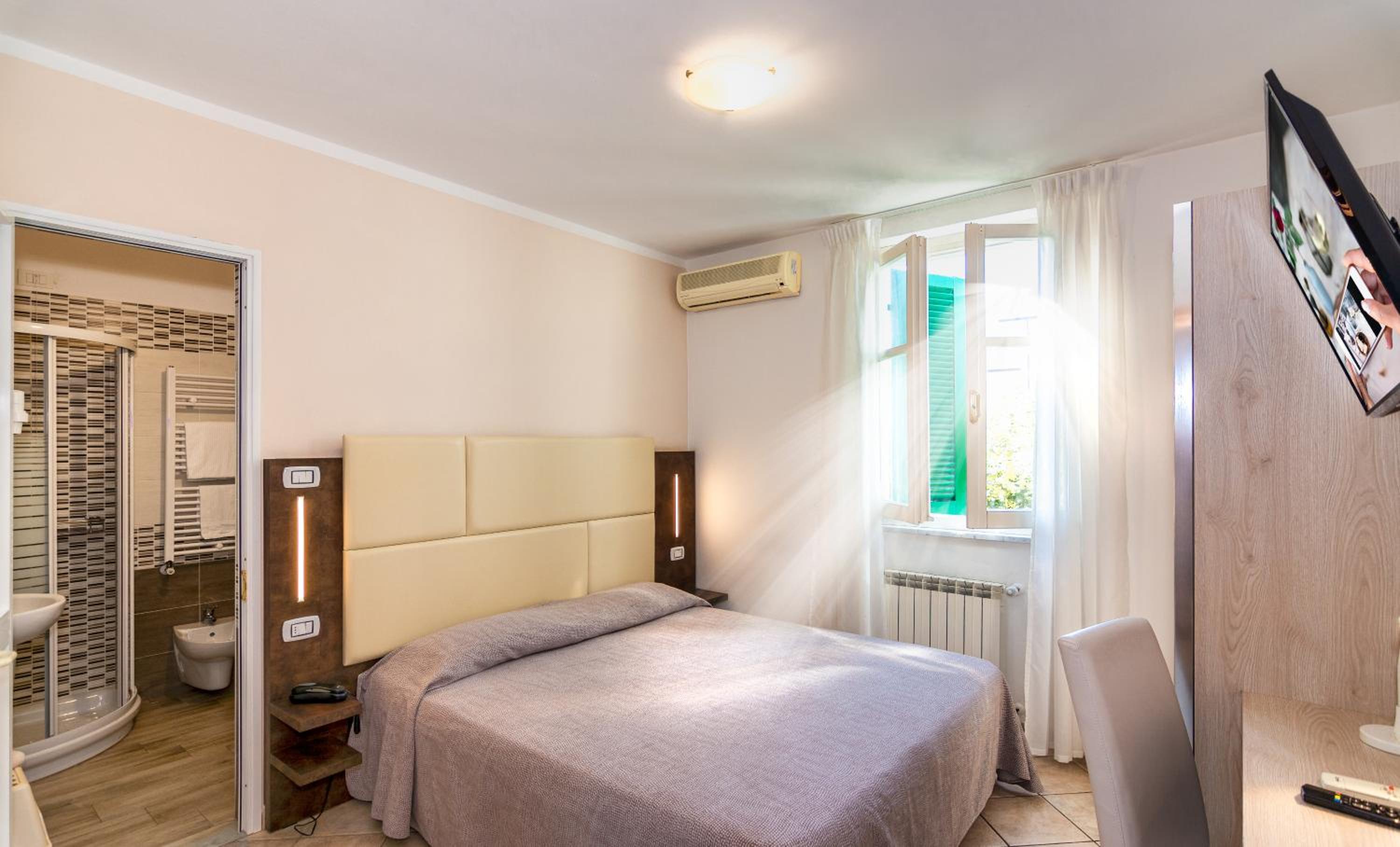Economy Double Room photo 1