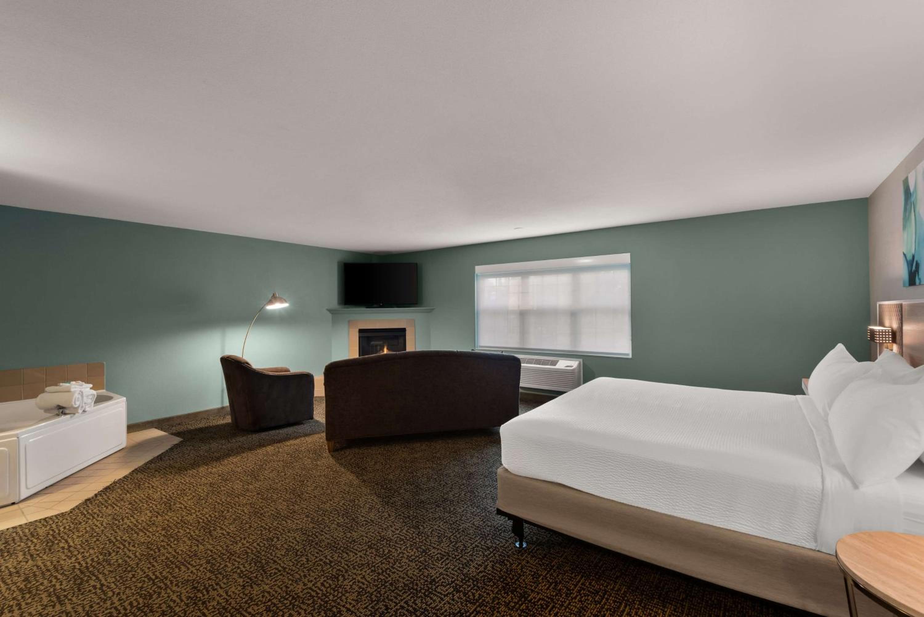 King Studio Suite - Non-Smoking - Photo 4