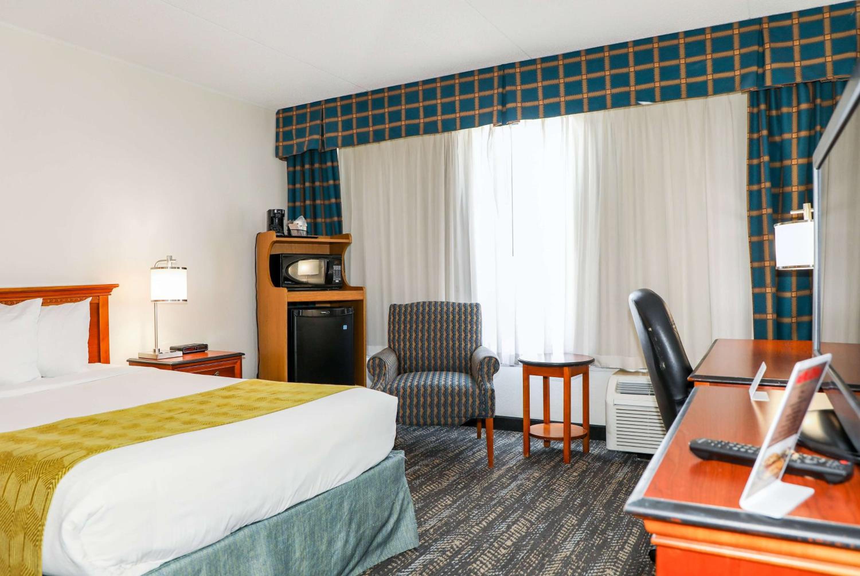 Double Room - Non-Smoking  - Photo 1