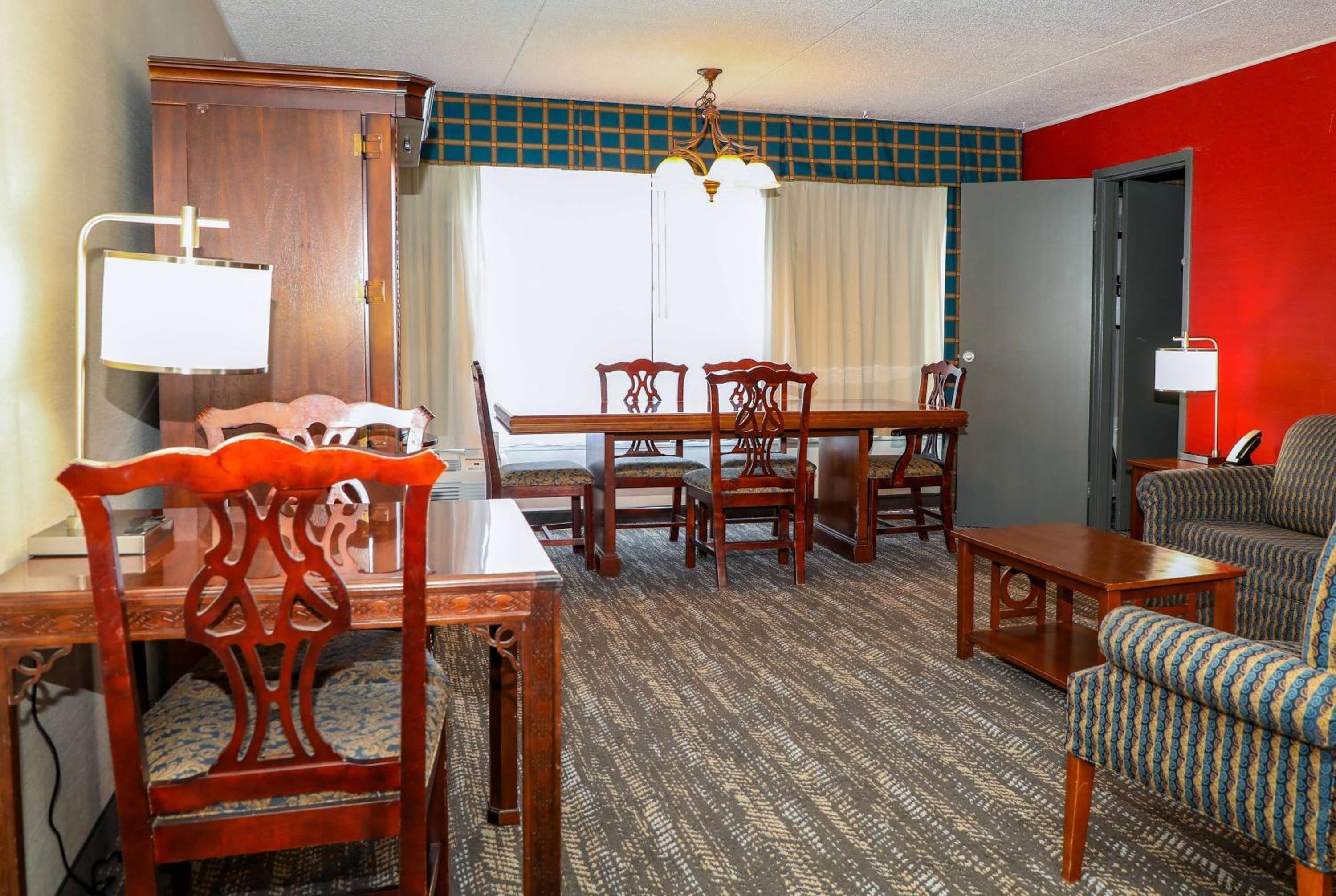 One-Bedroom King Suite - Non-Smoking - Photo 1