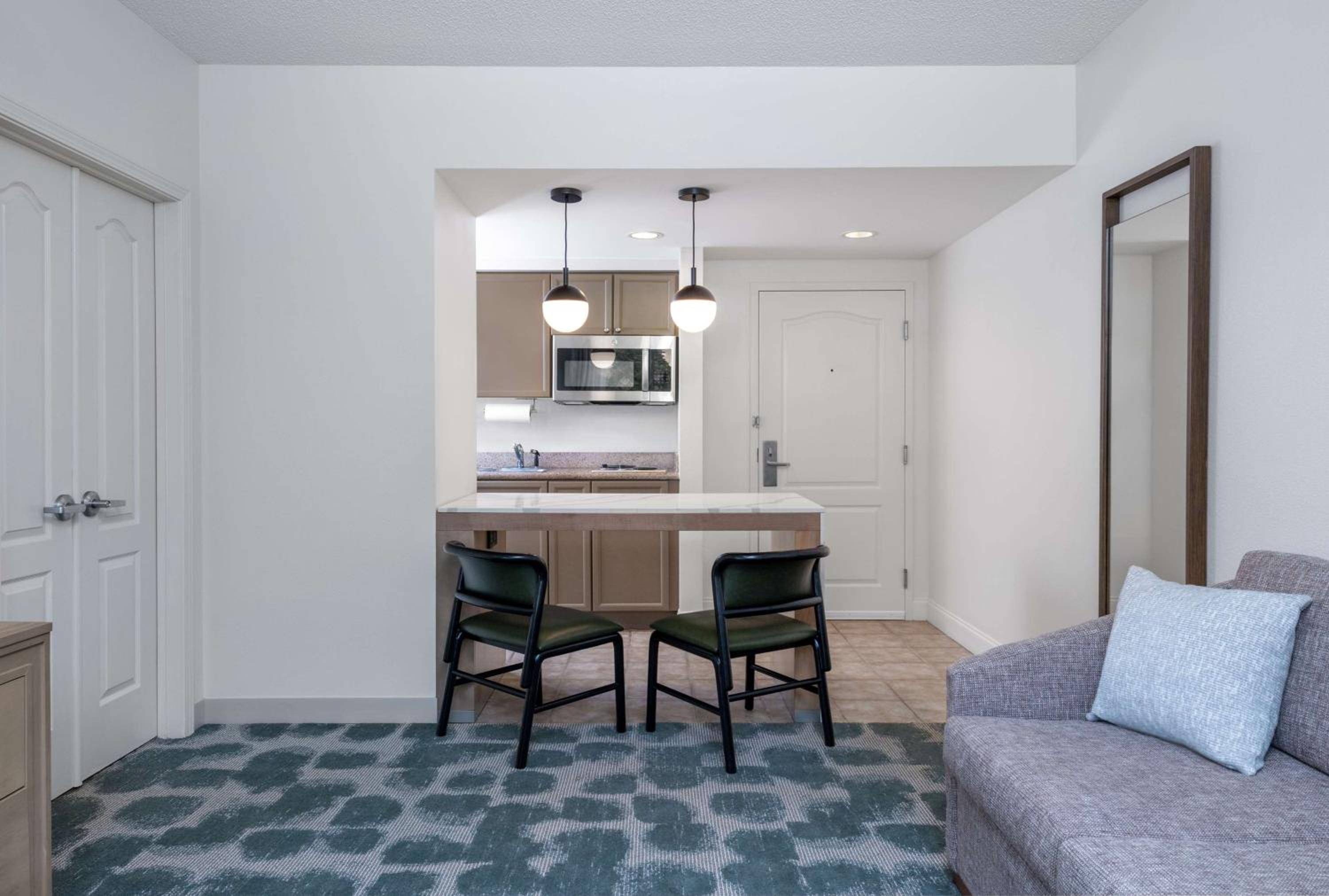 One-Bedroom King Suite - Non-Smoking - Photo 2