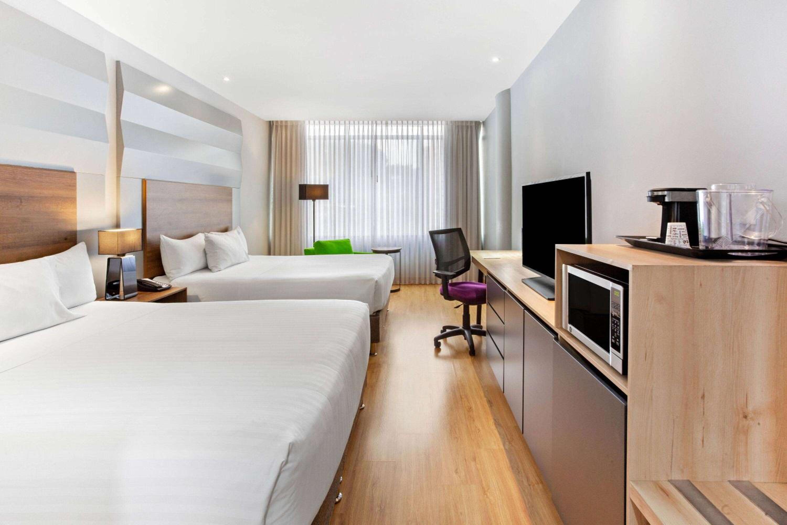 Superior Queen Room with Two Queen Beds photo 1