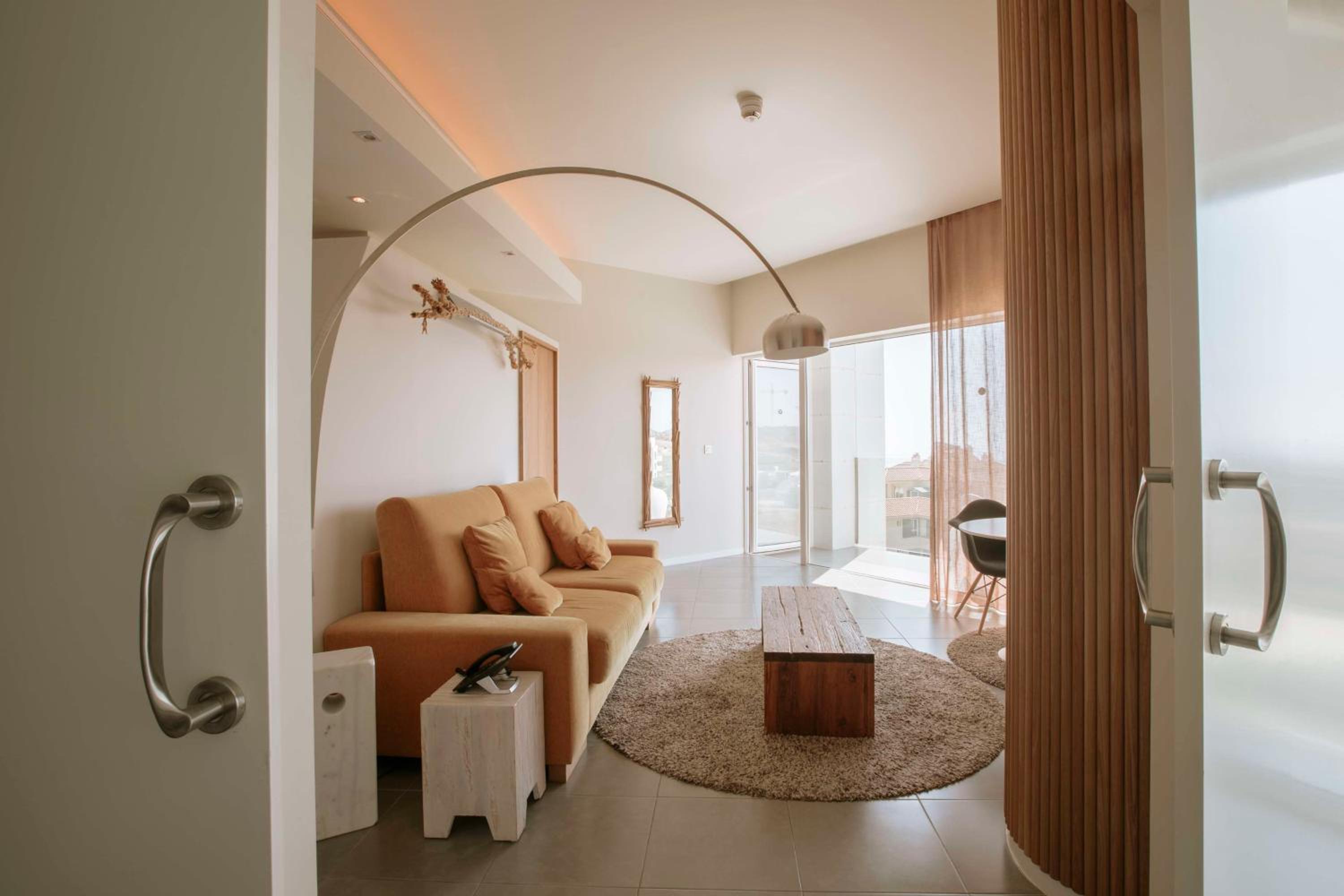 One-Bedroom King Suite - Photo 4